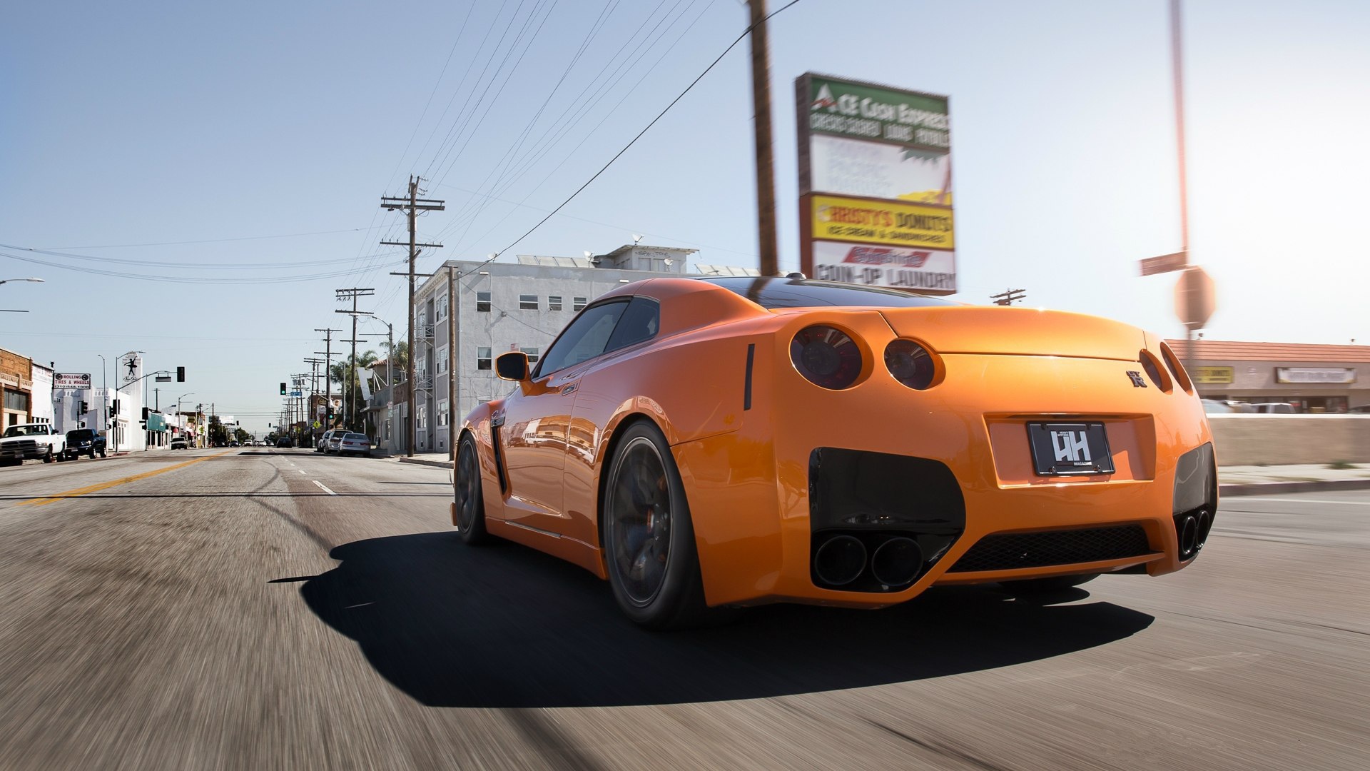 Стремительный японский Nissan GT-R