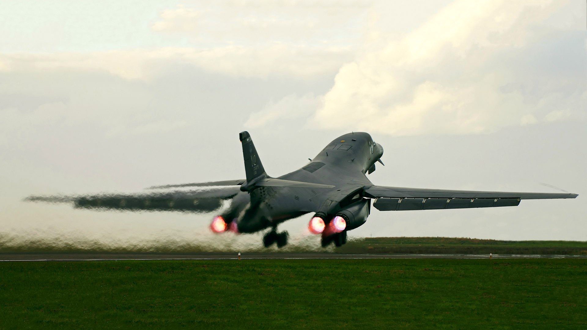 Бомбардировщик B-1B Lancer