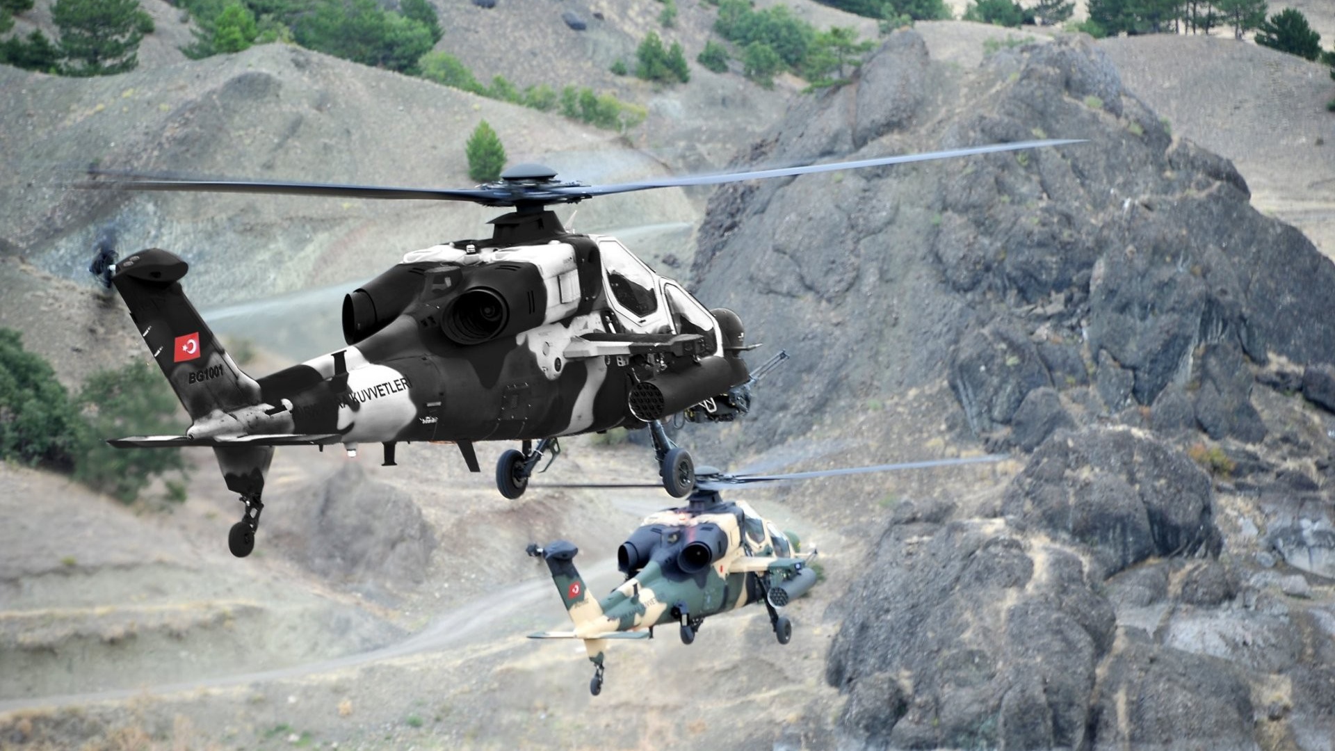 Вертолеты ВВС Турции в горах