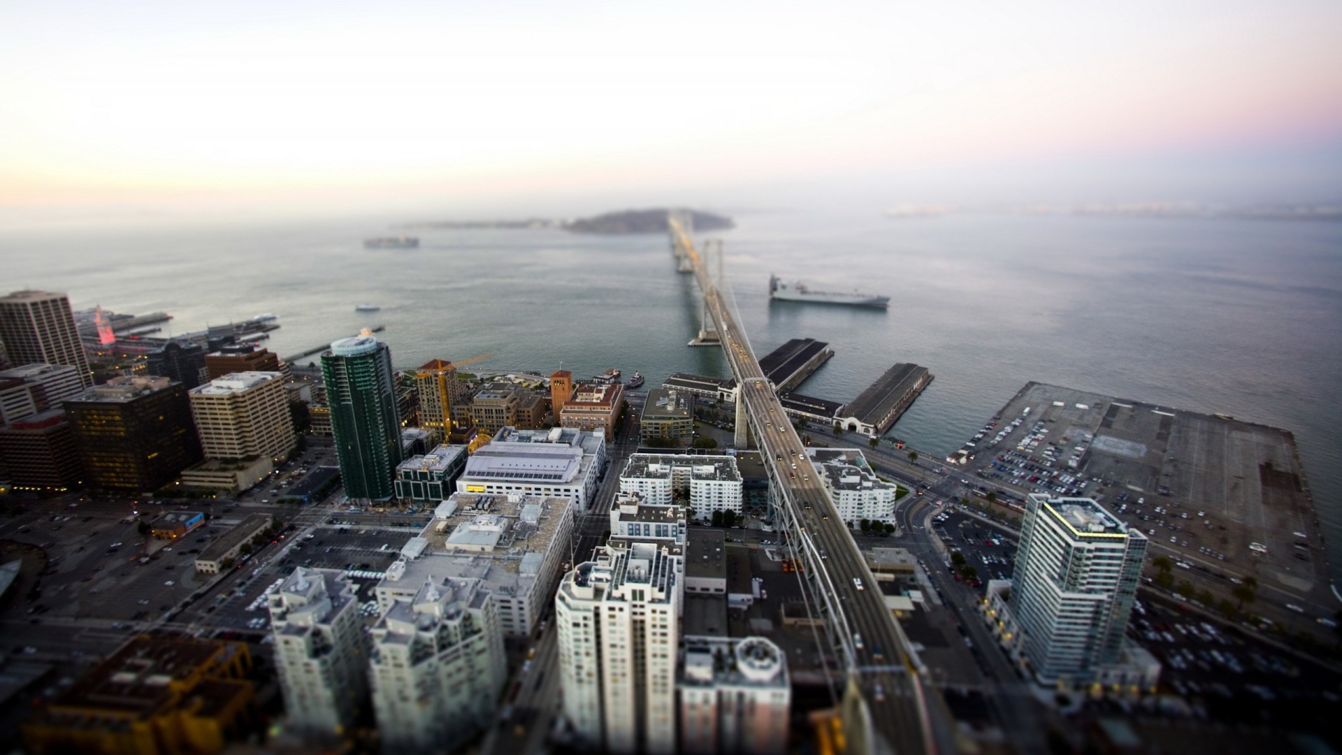 Мост к островной части города