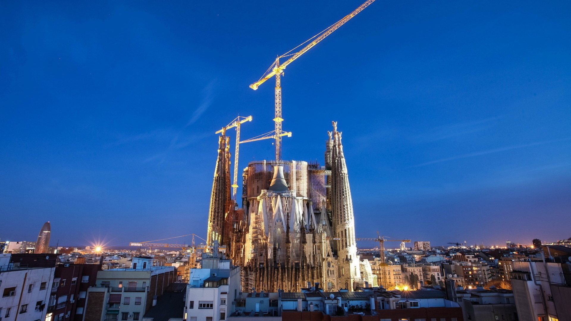 Стройка собора в Барселоне, Испания