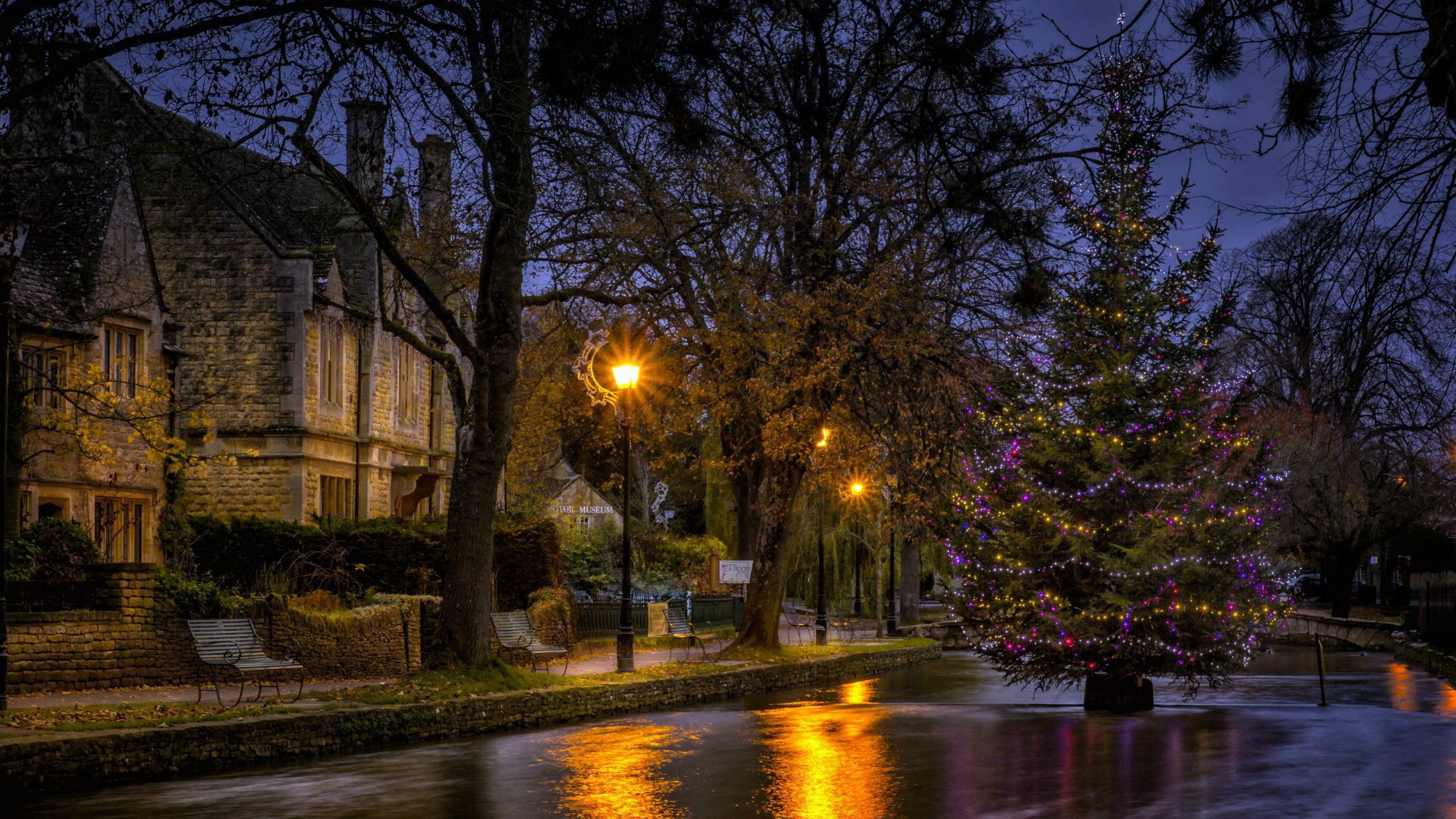 Городок Бертон, США