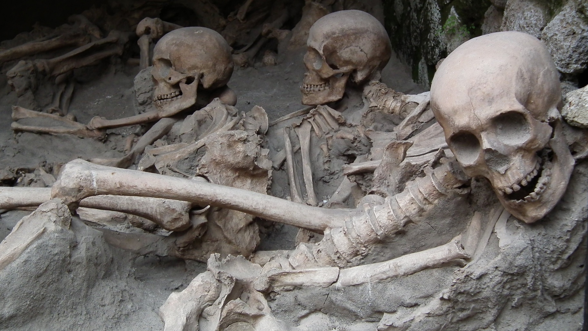 Археологические раскопки древнего захоронения