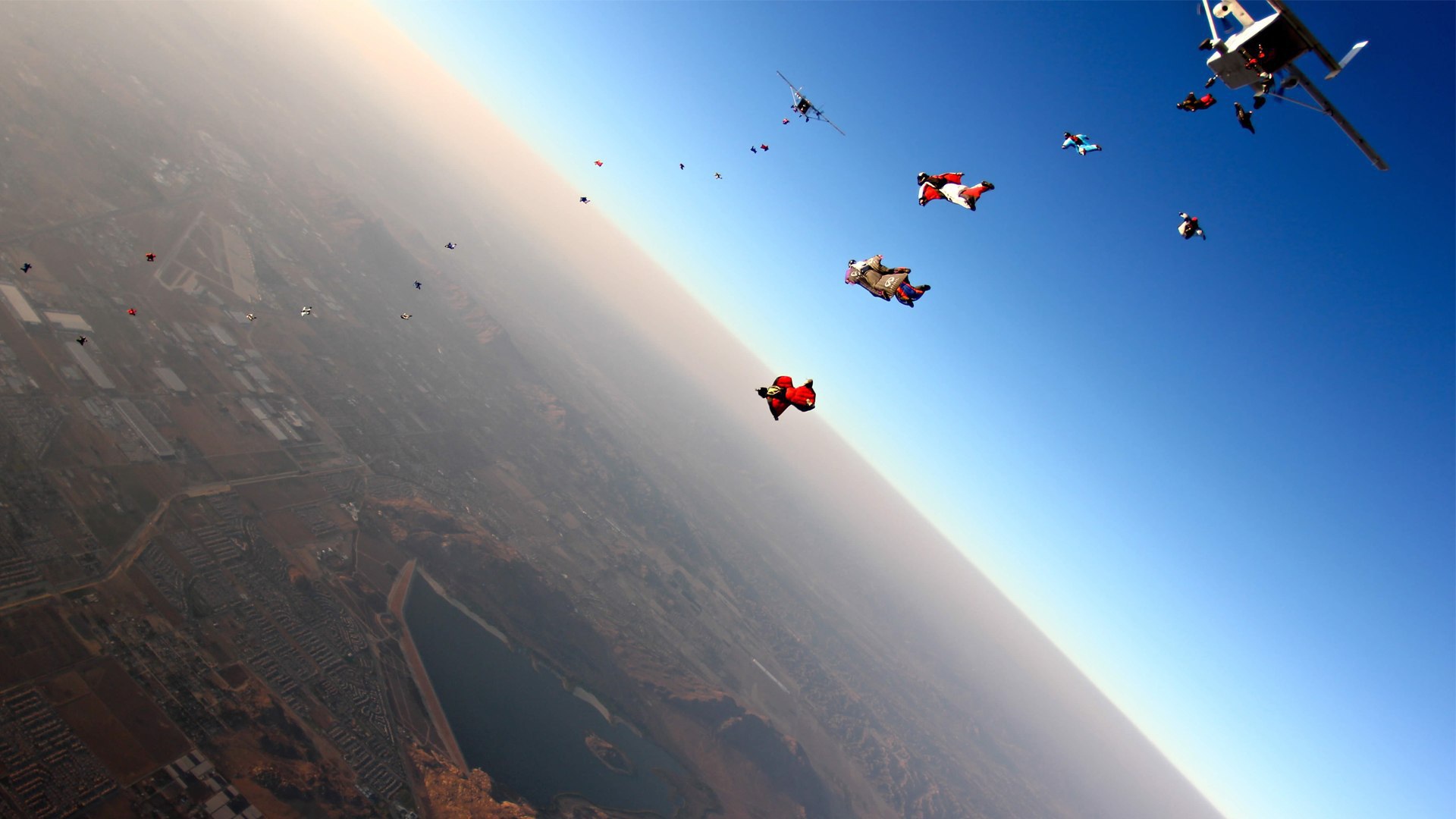 Прыгать с парашютом совсем не страшно