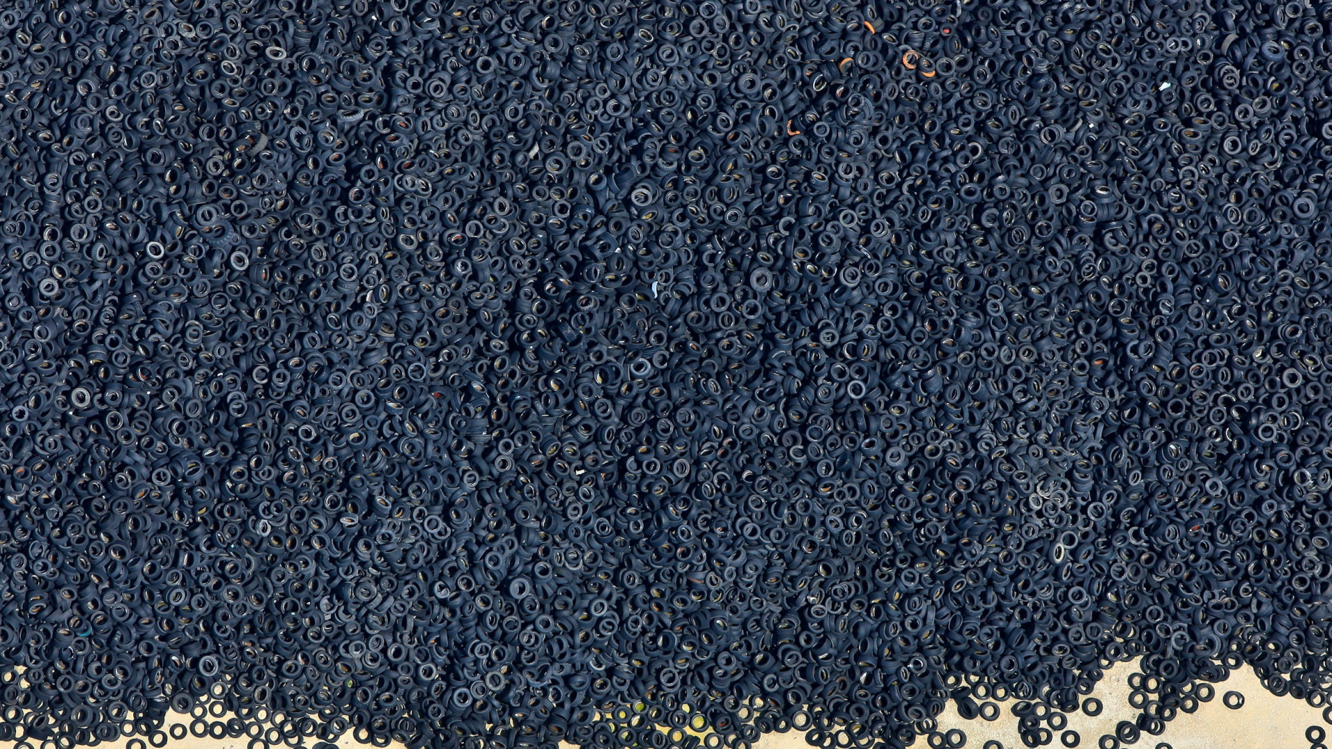 Резиновые покрышки автомобилей