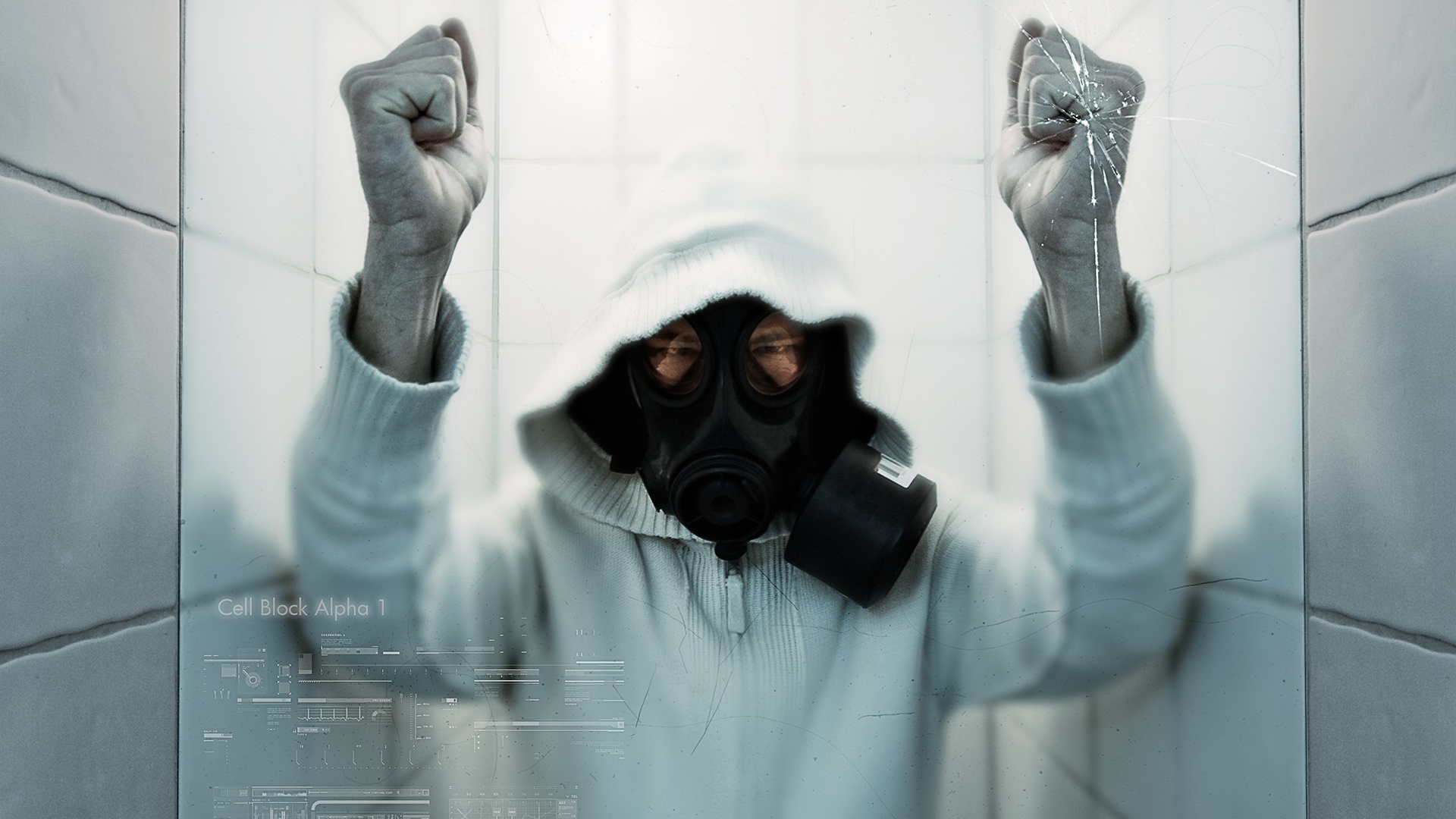 Человек в маске заблокирован за стеклом