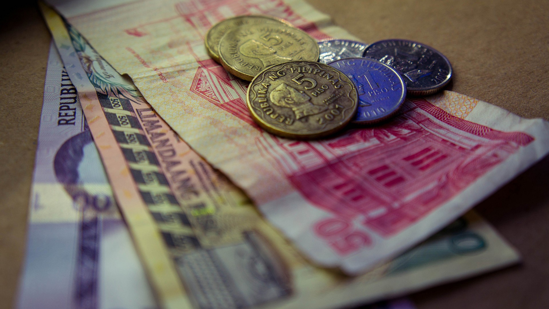 Банкноты и монеты республики Филиппины