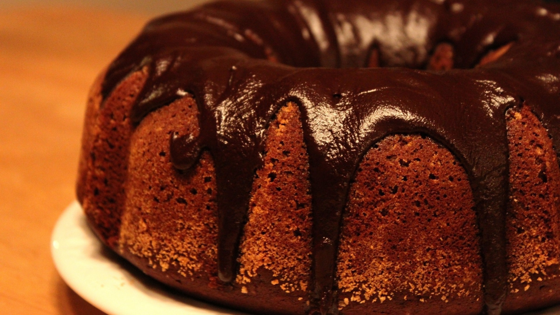 Коричневый кекс с шоколадом