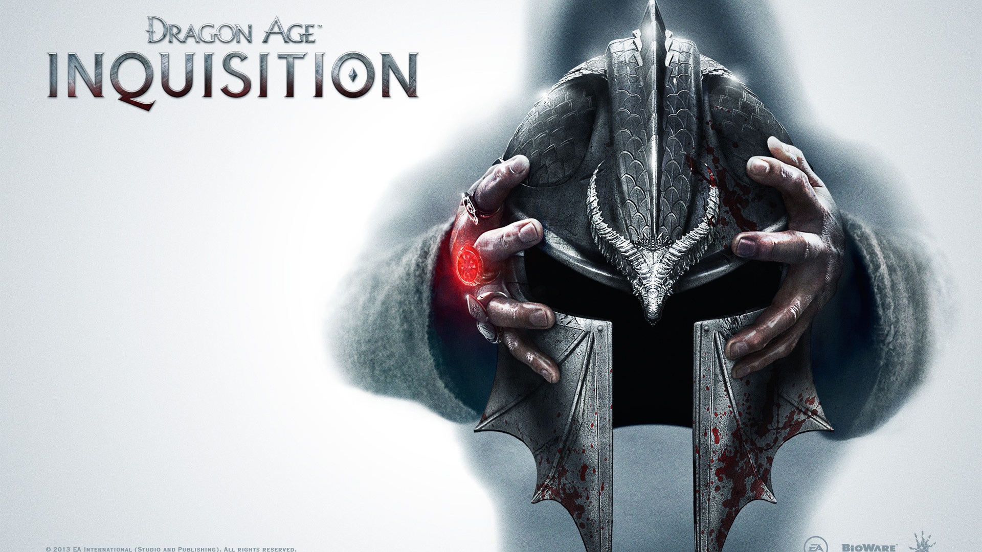 Шлем в руках в игре Dragon Age Inquisition