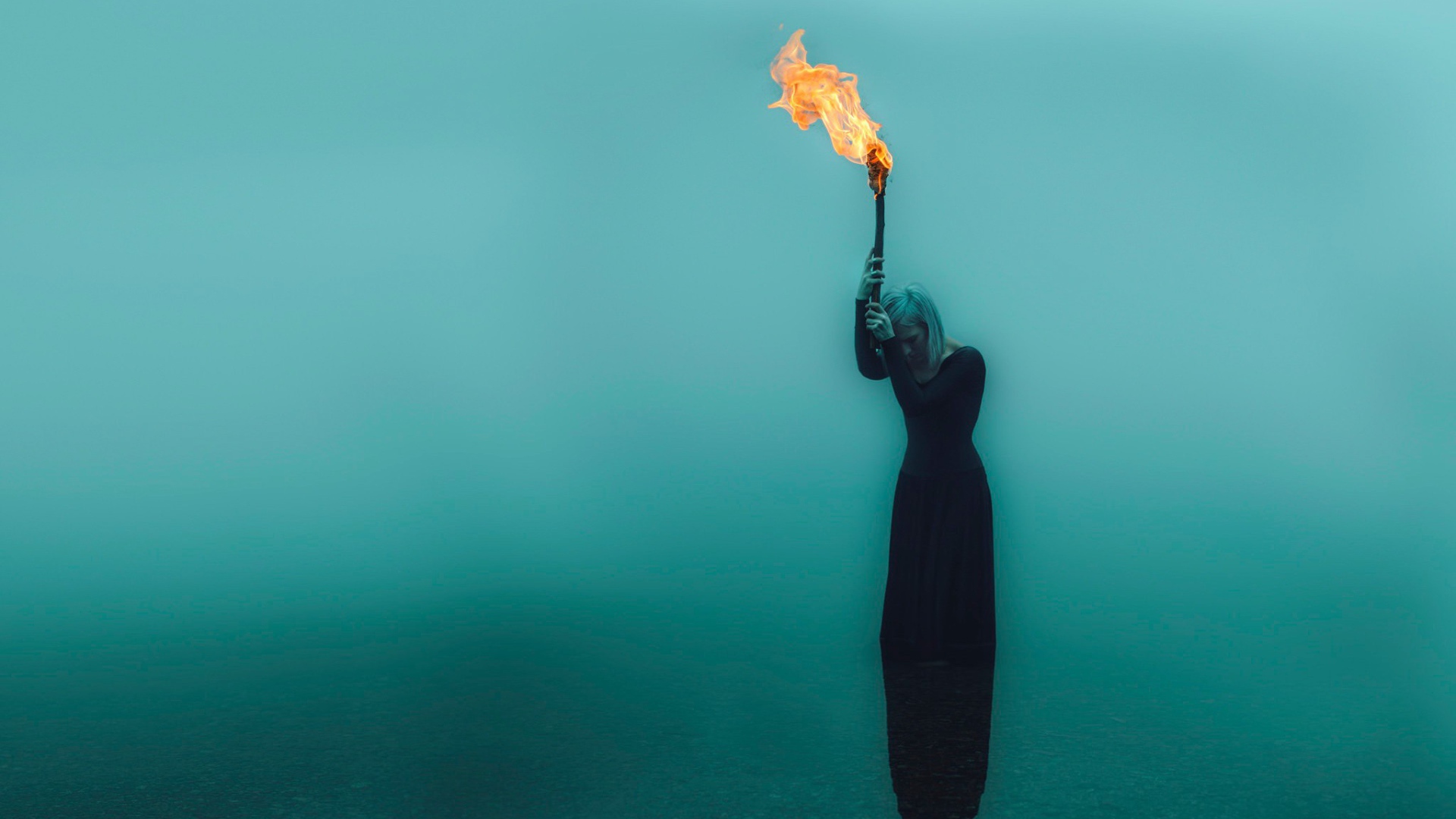 Женщина с факелом