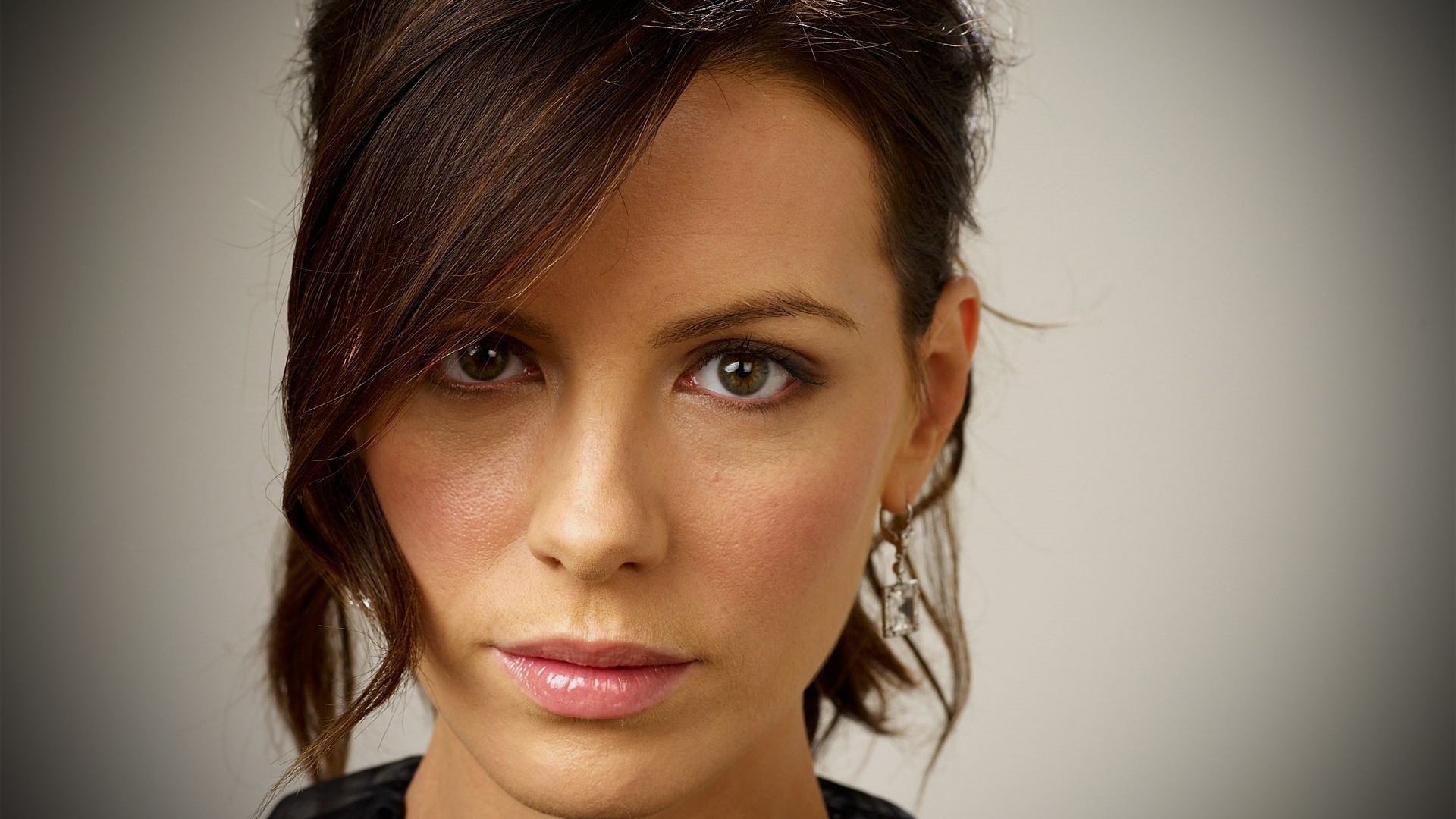 Девушка модель Кейт Бекинсейл