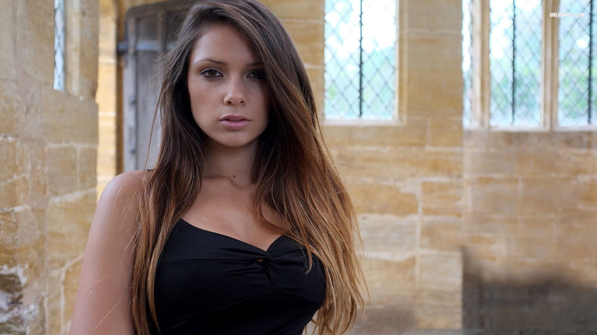 Красивая модель Луиза Мария