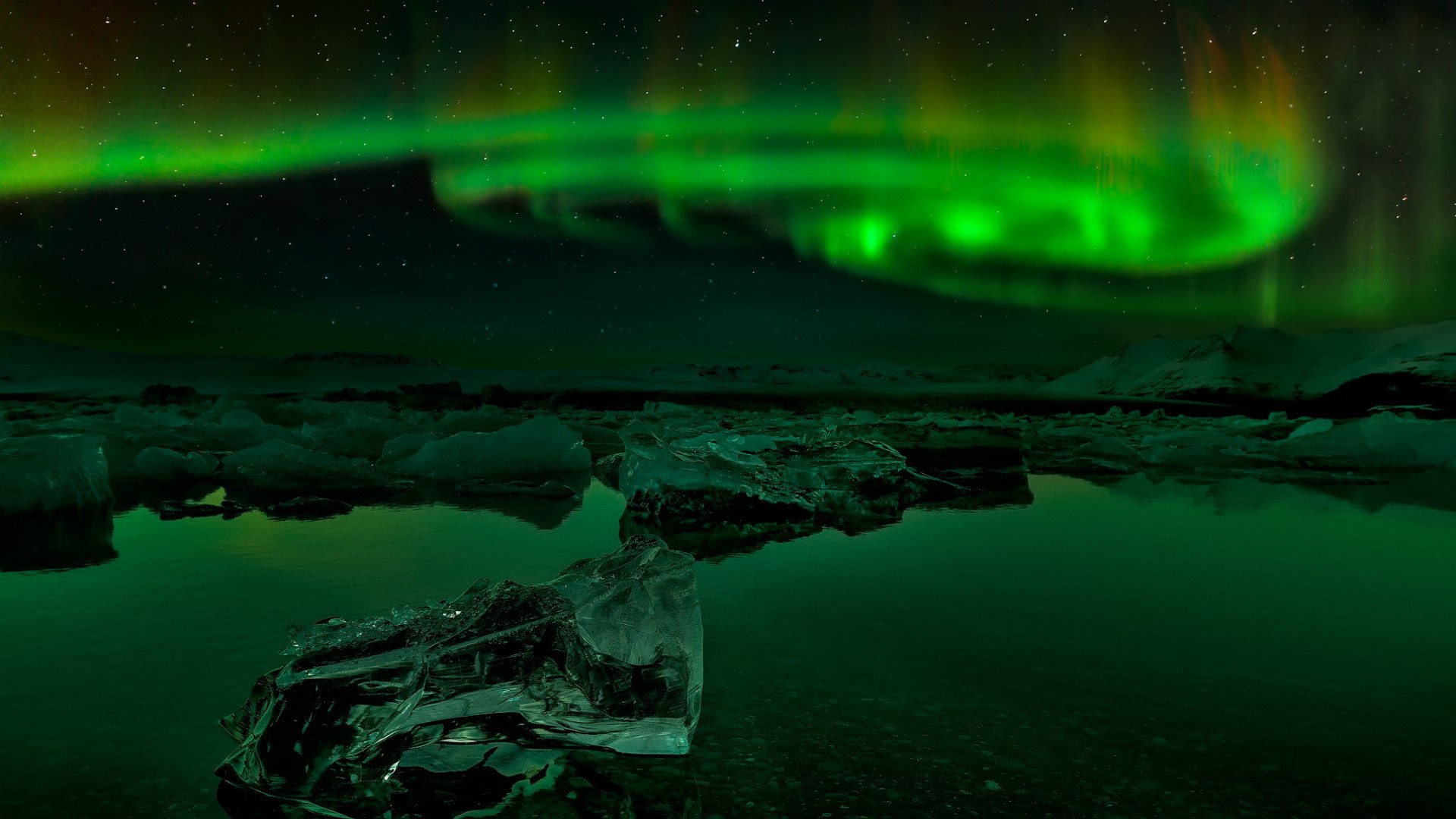 Зеленое северное сияние