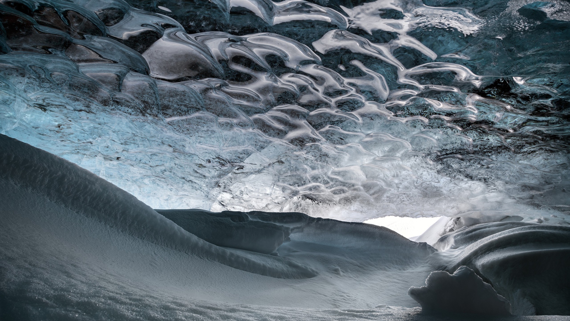 Мир под сводом льда