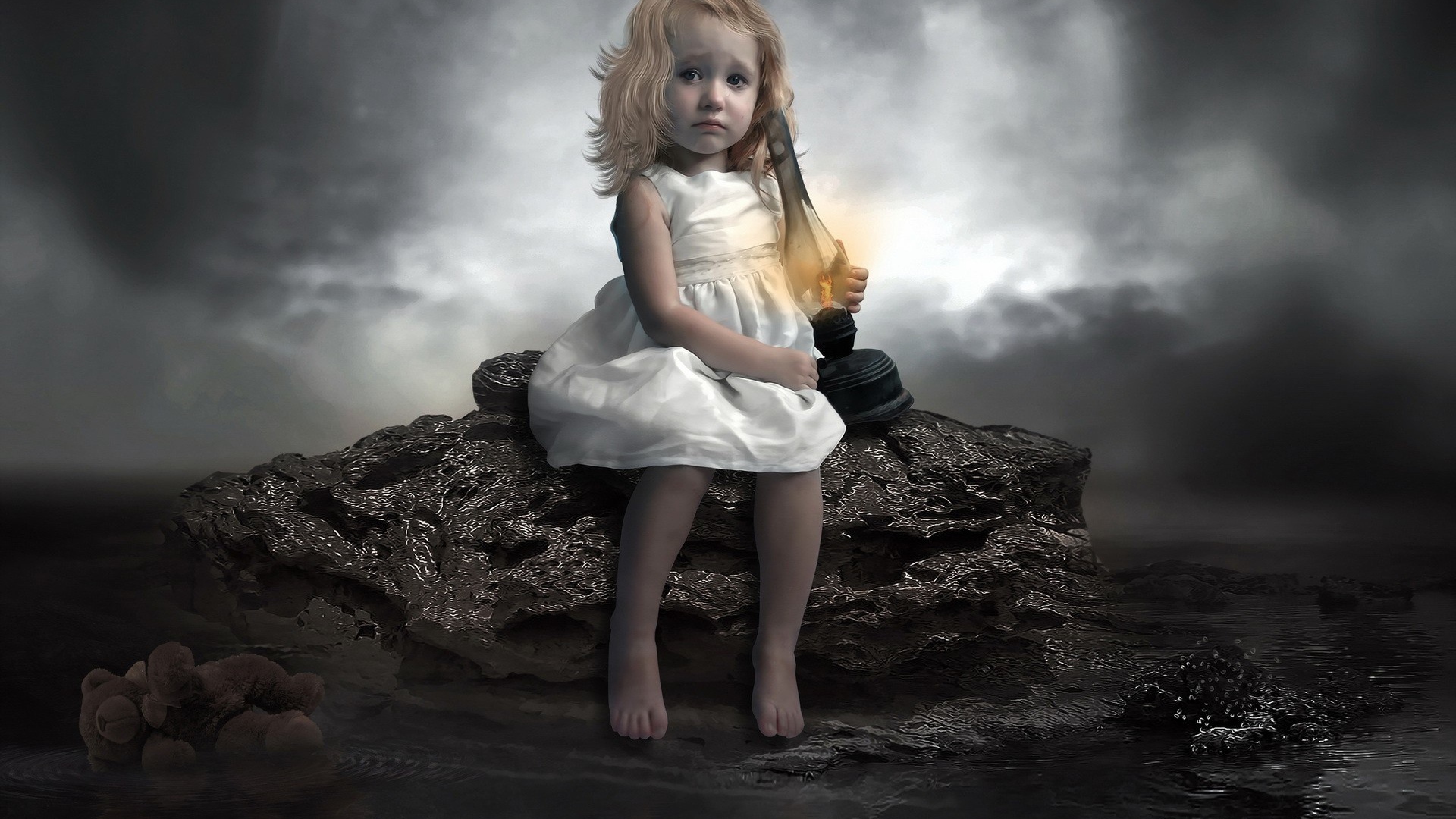 Девочка с керосиновой лампой