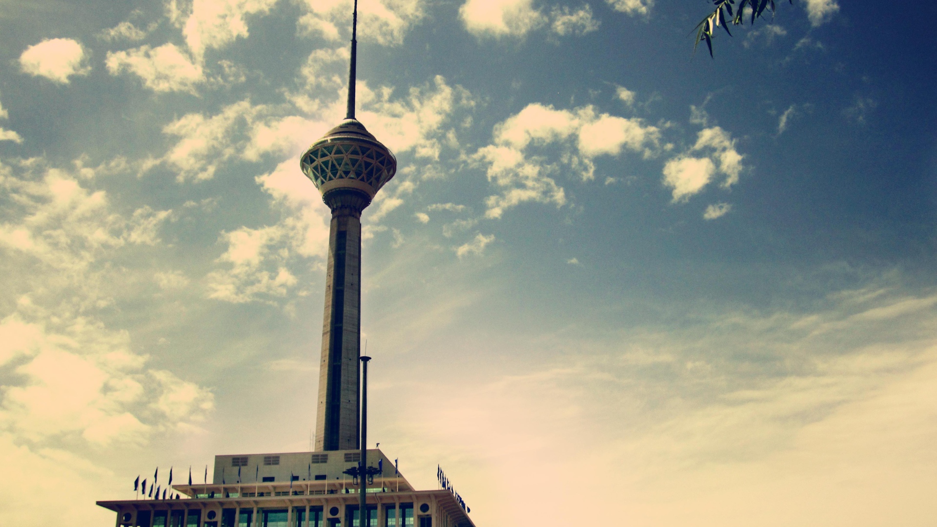 Телевизионная башня в Тегеране, Иран