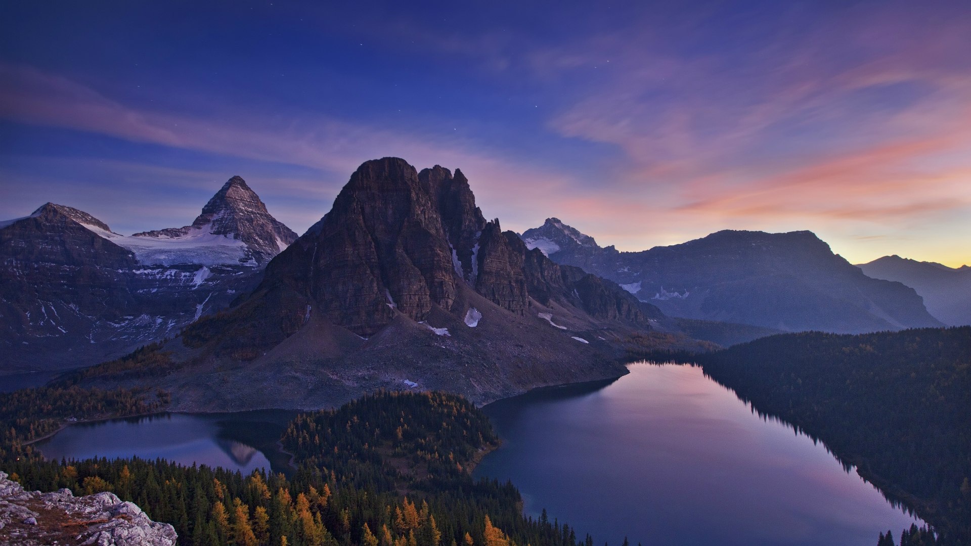 Гора Ассинибойн в Канаде