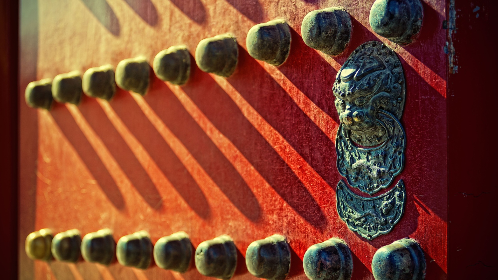 Украшения на входной двери в Китае