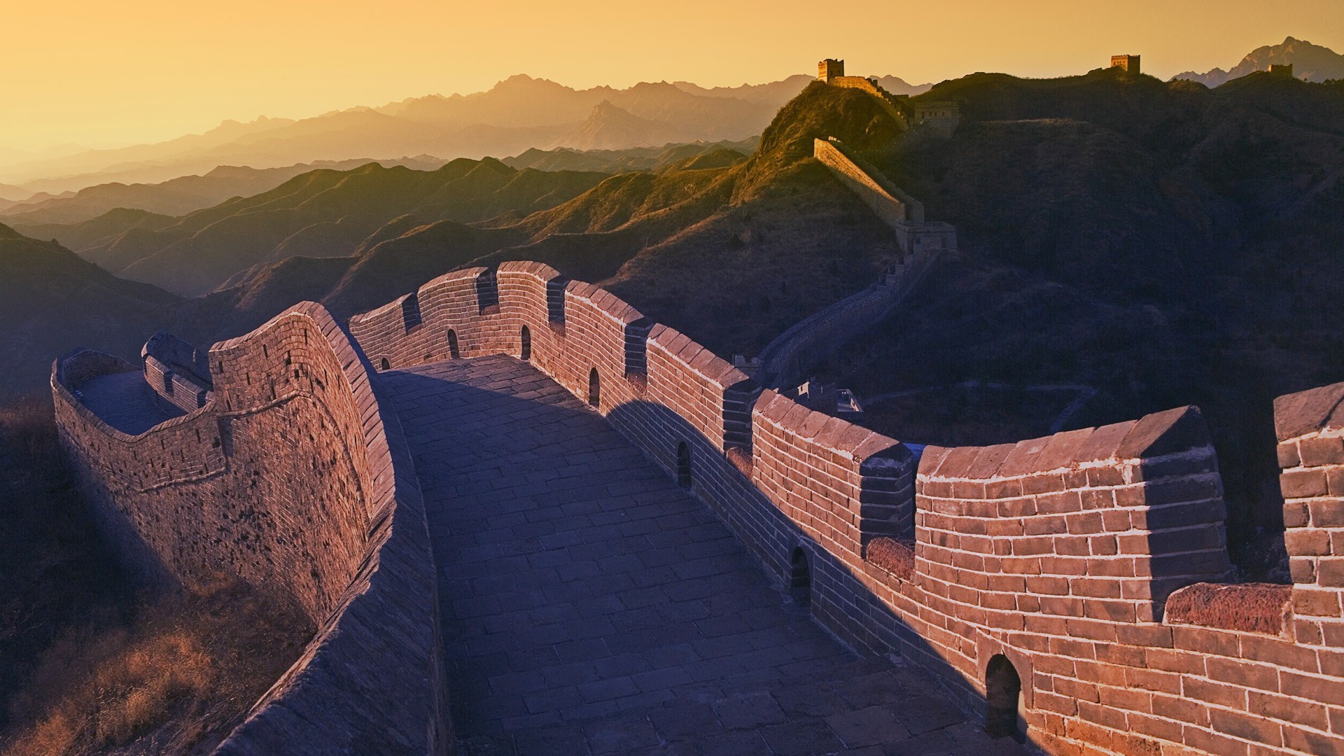 Фрагмент Великой Китайской стены на закате