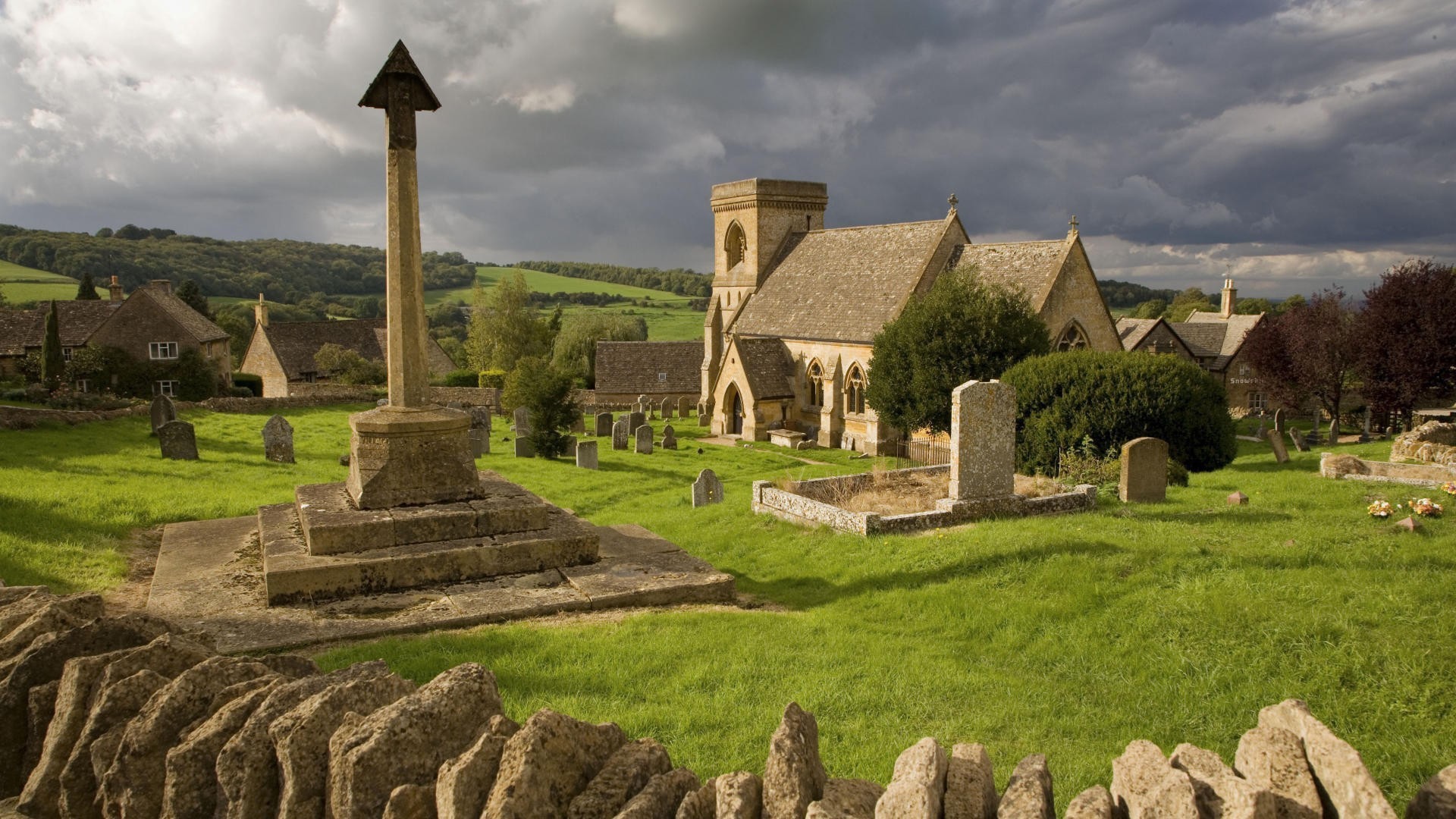 Старинное кладбище в Англии