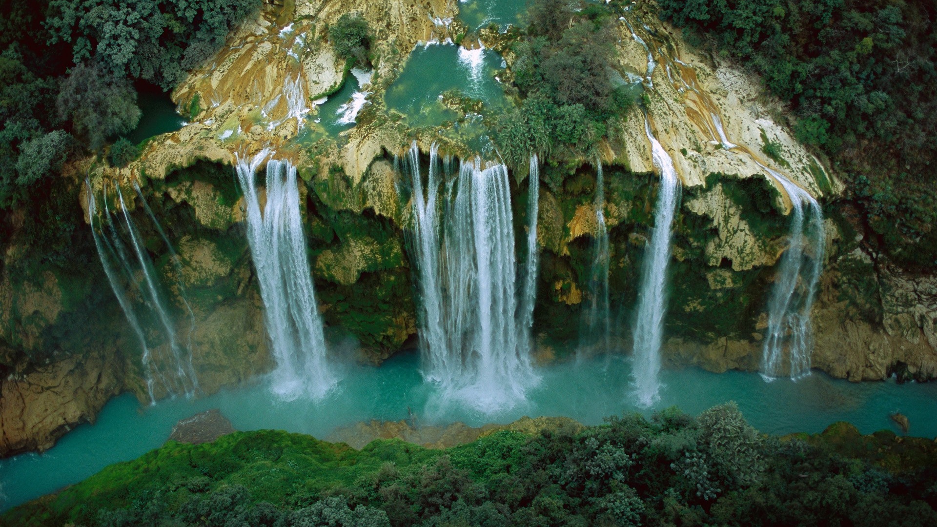 Водопад в Мексике