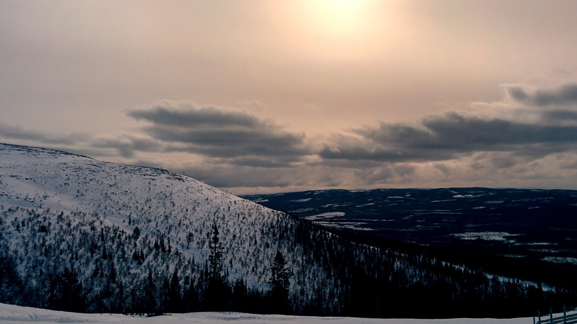 Покрытая снегом гора, Швеция