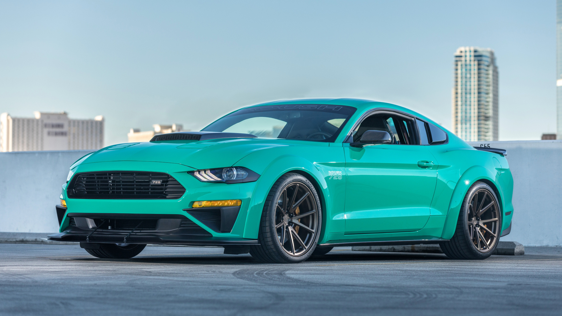 Быстрый автомобиль Roush Mustang 729, 2018