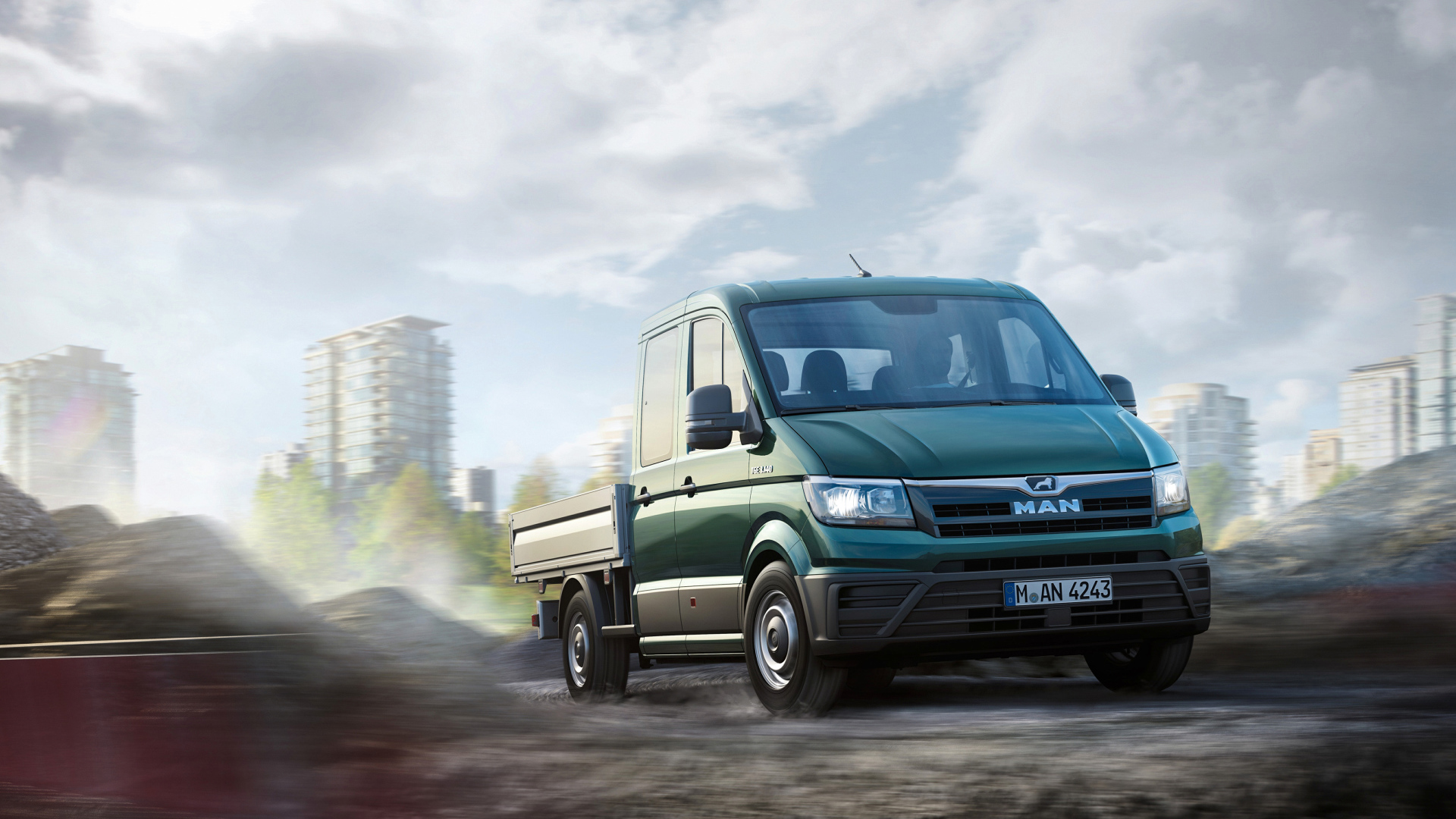 Зеленый пикап MAN TGE 3.140 Crew Cab, 2017 