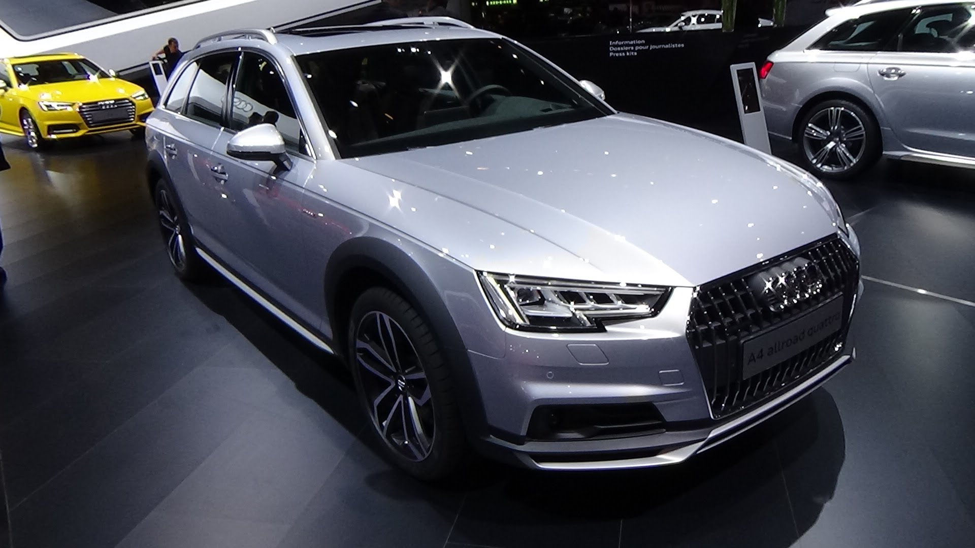 Серебристый Audi A4 2017