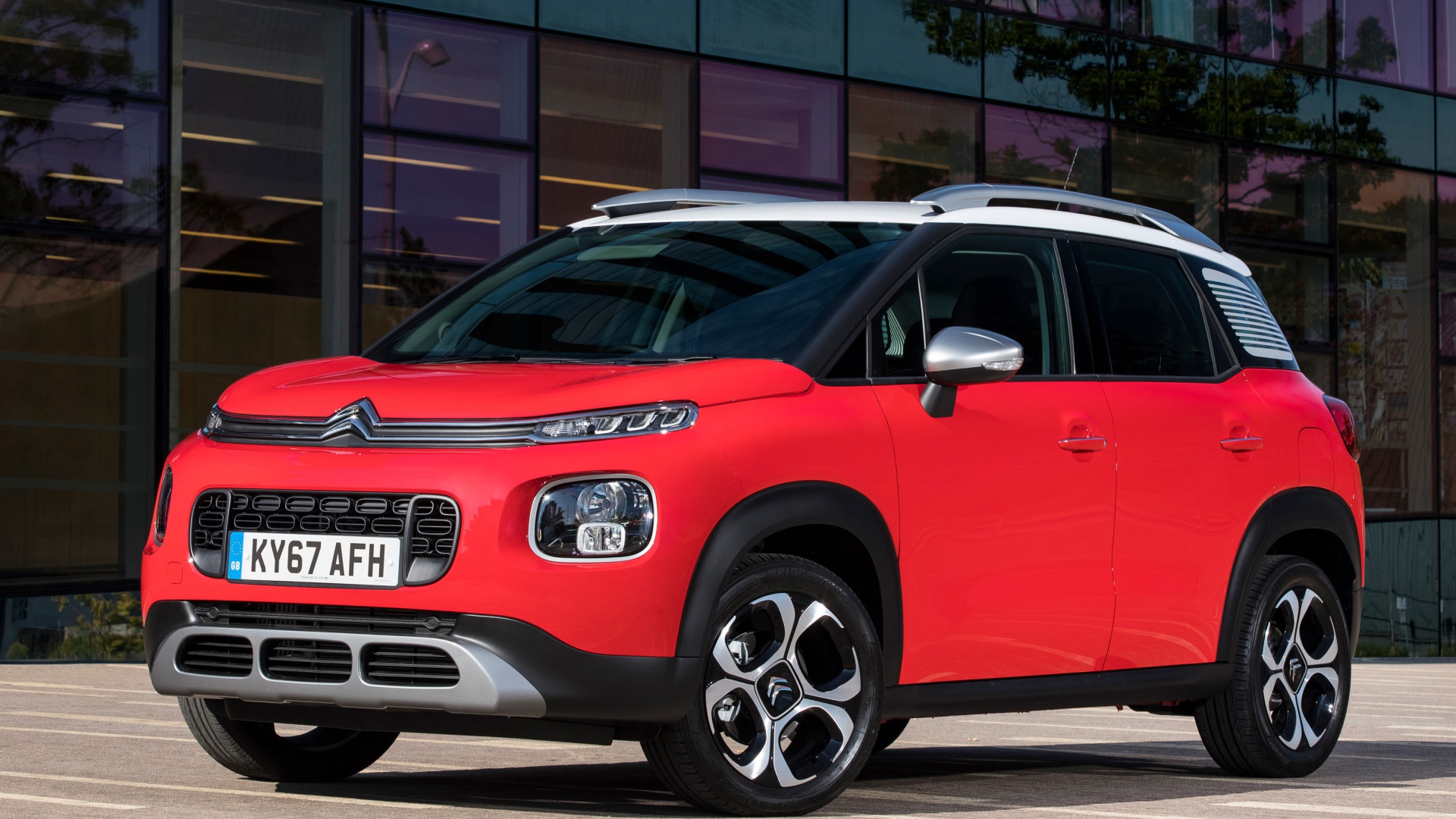 Красный кроссовер Citroen C3 Aircross, 2017