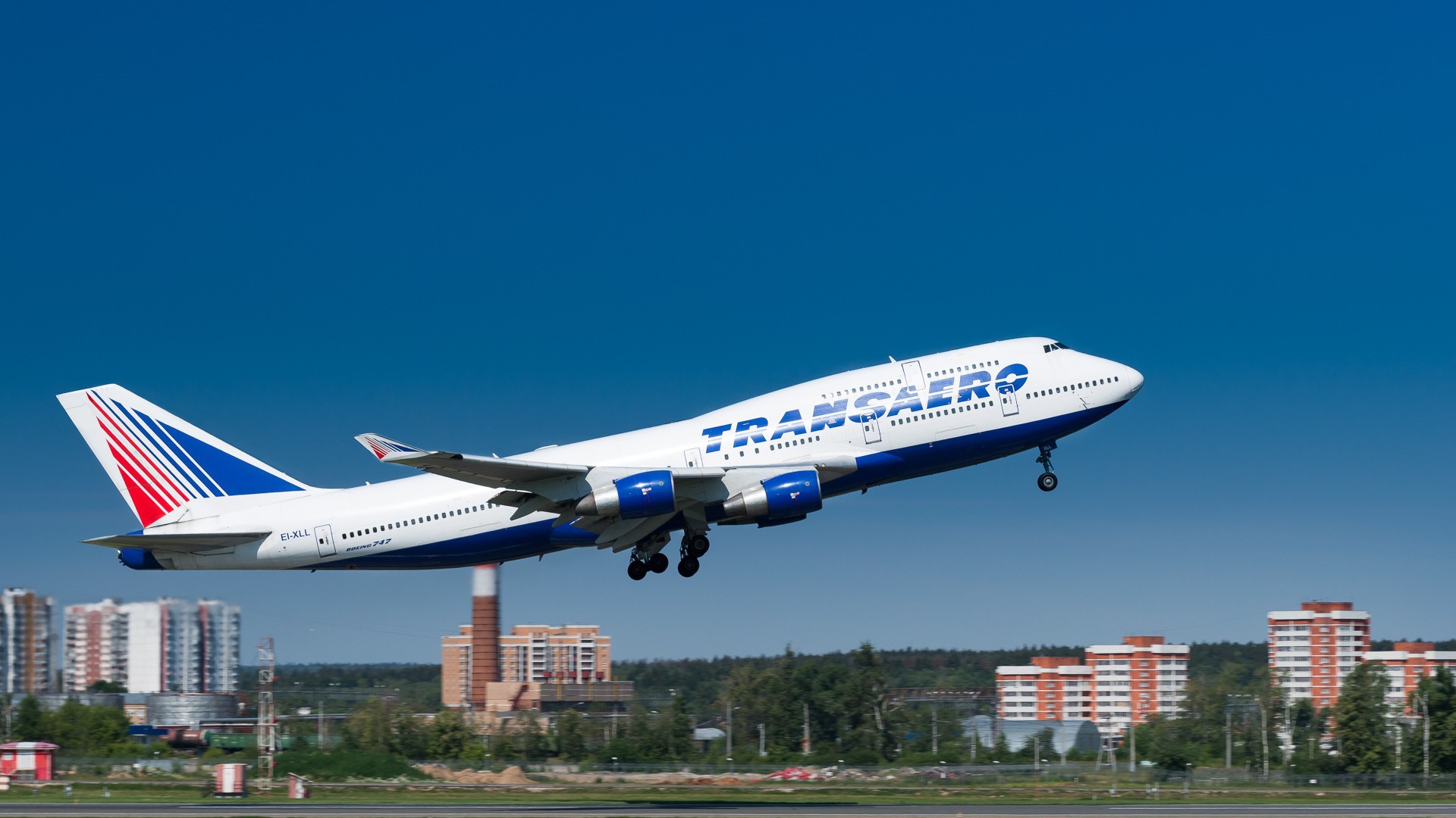 Boeing 747-412 EI-XLL  российской авиакомпании Transaero 