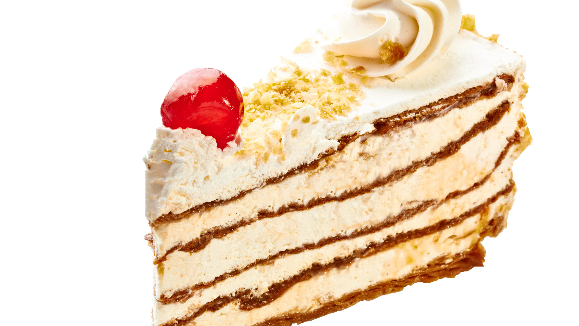 Пирожное с кремом и вишней на белом фоне