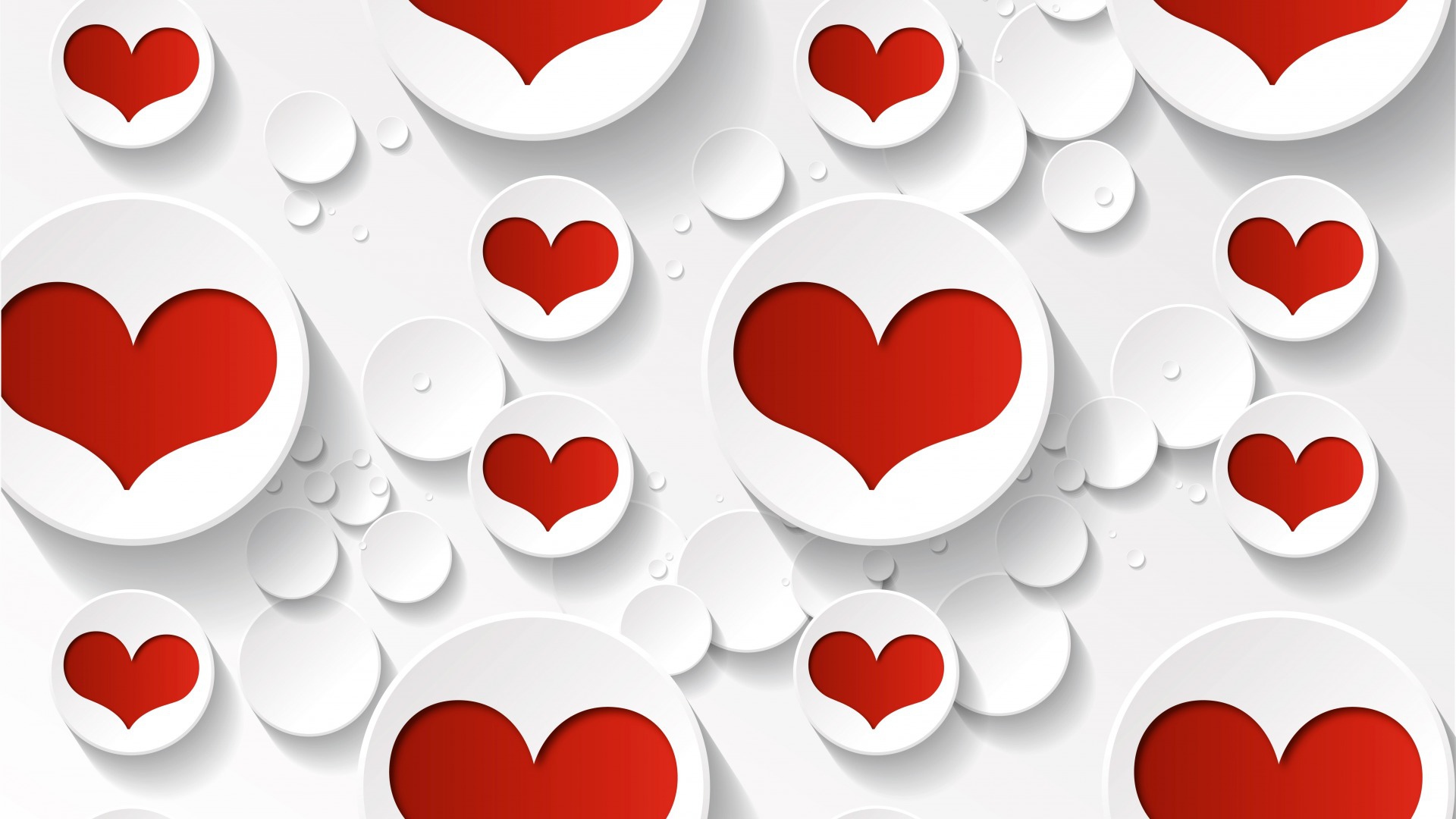 Белые шары с красными сердцами 