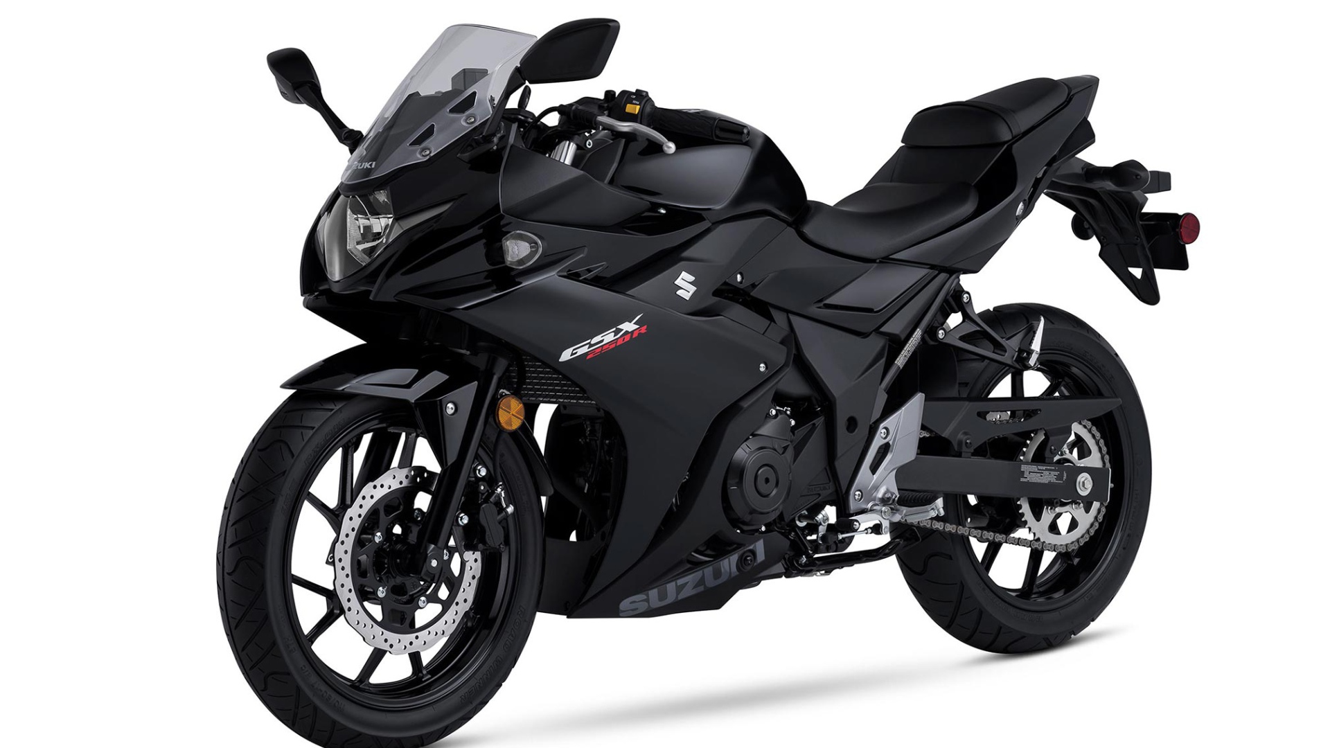 Мотоцикл Suzuki GSX250R на белом фоне 