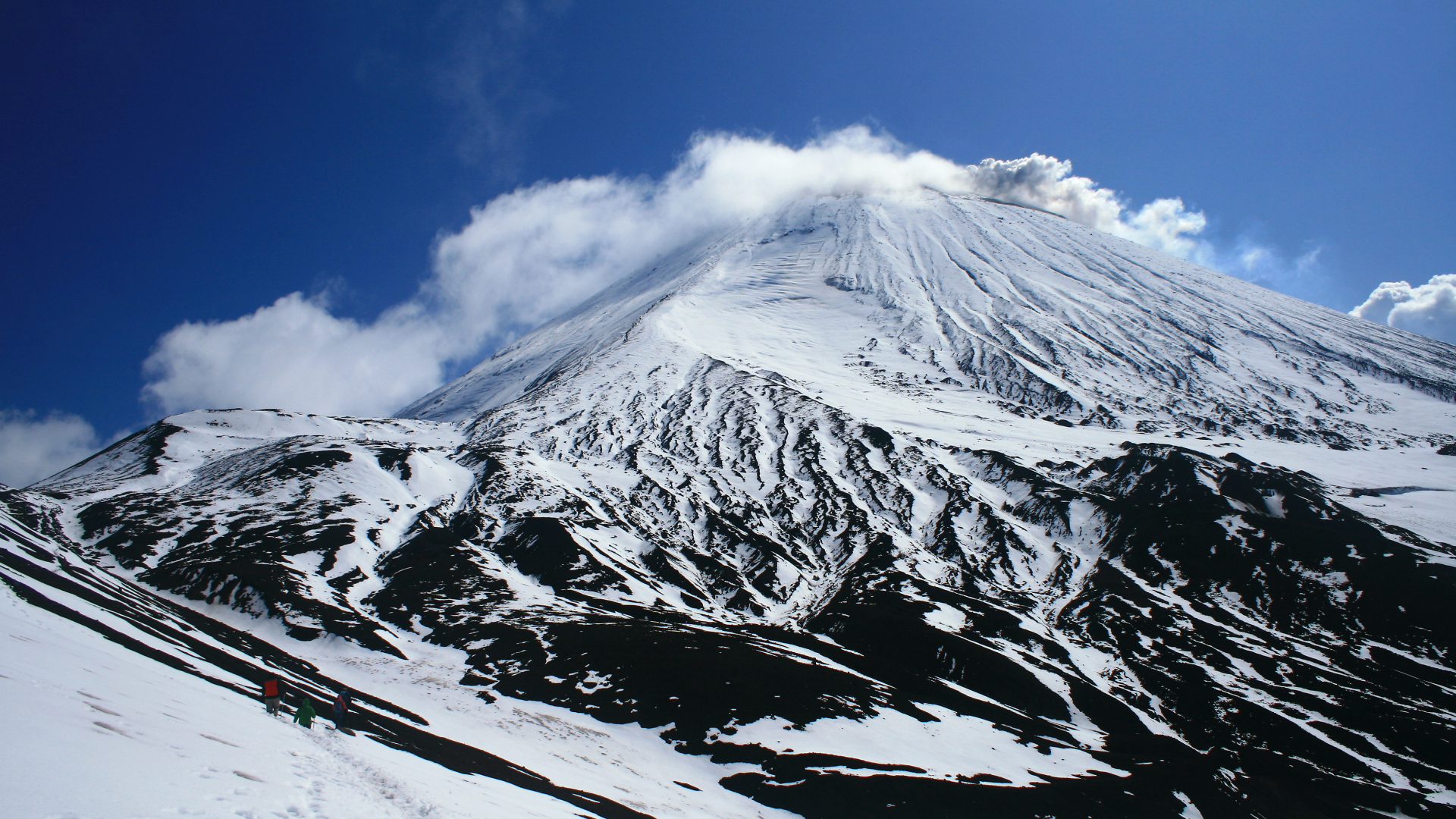 Восхождение на вулкан Авачинская сопка, Камчатка 