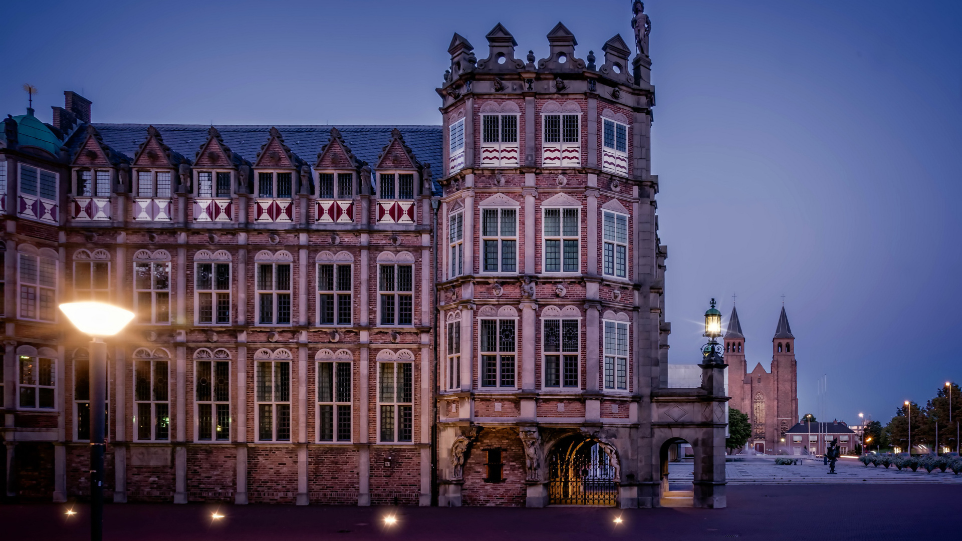 Памятник архитектуры Дом дьявола, Нидерланды 