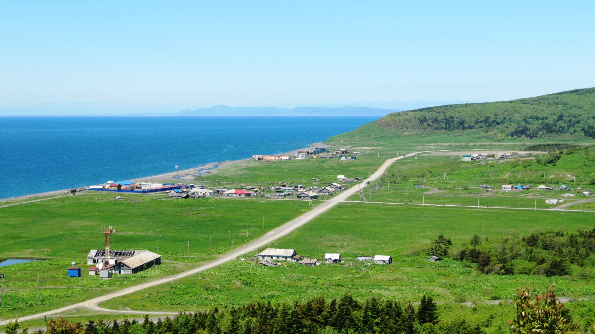 Панорама села Новиково, Сахалин. Россия 