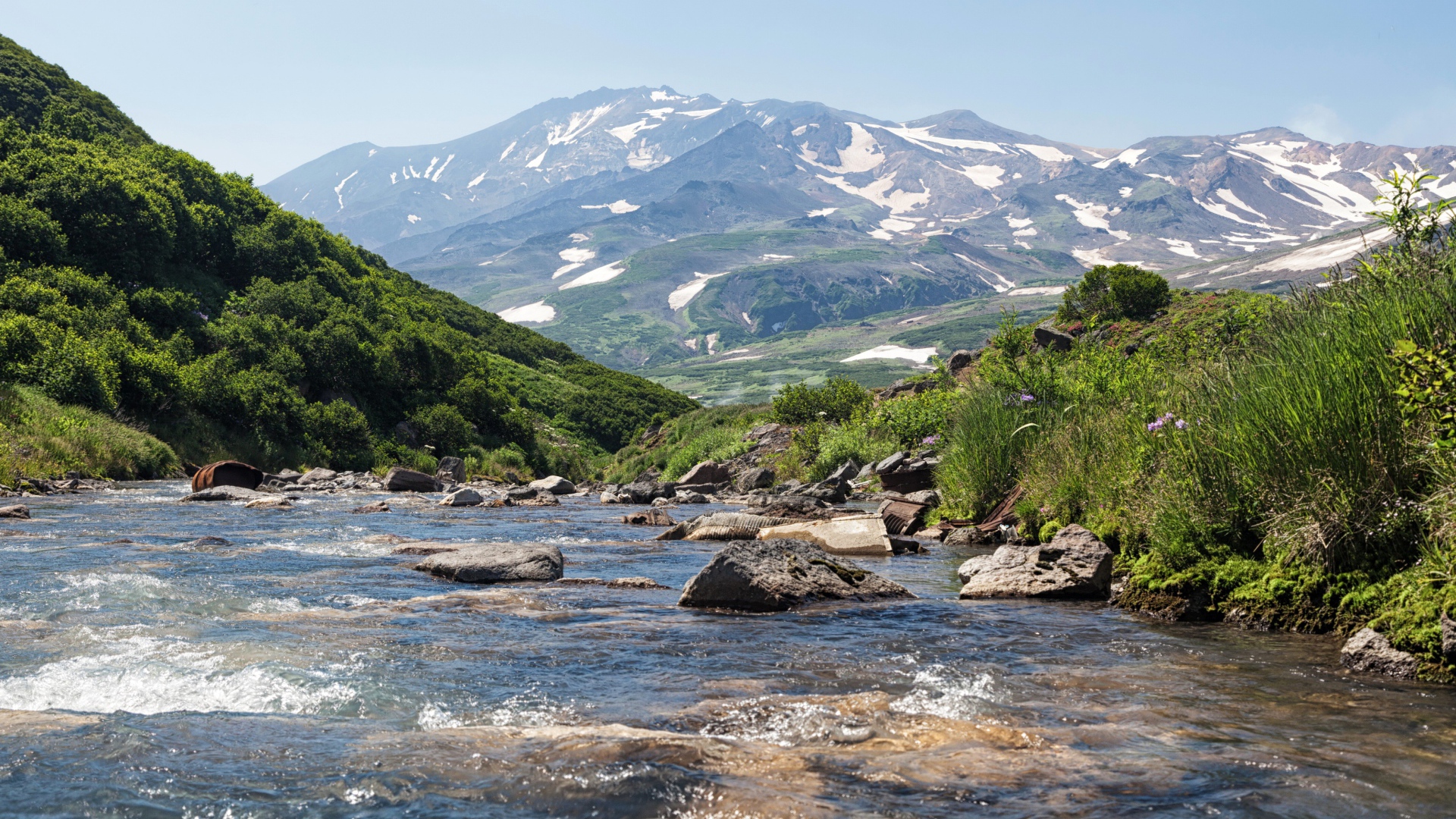 Живописный горный ручей, Камчатка Россия 