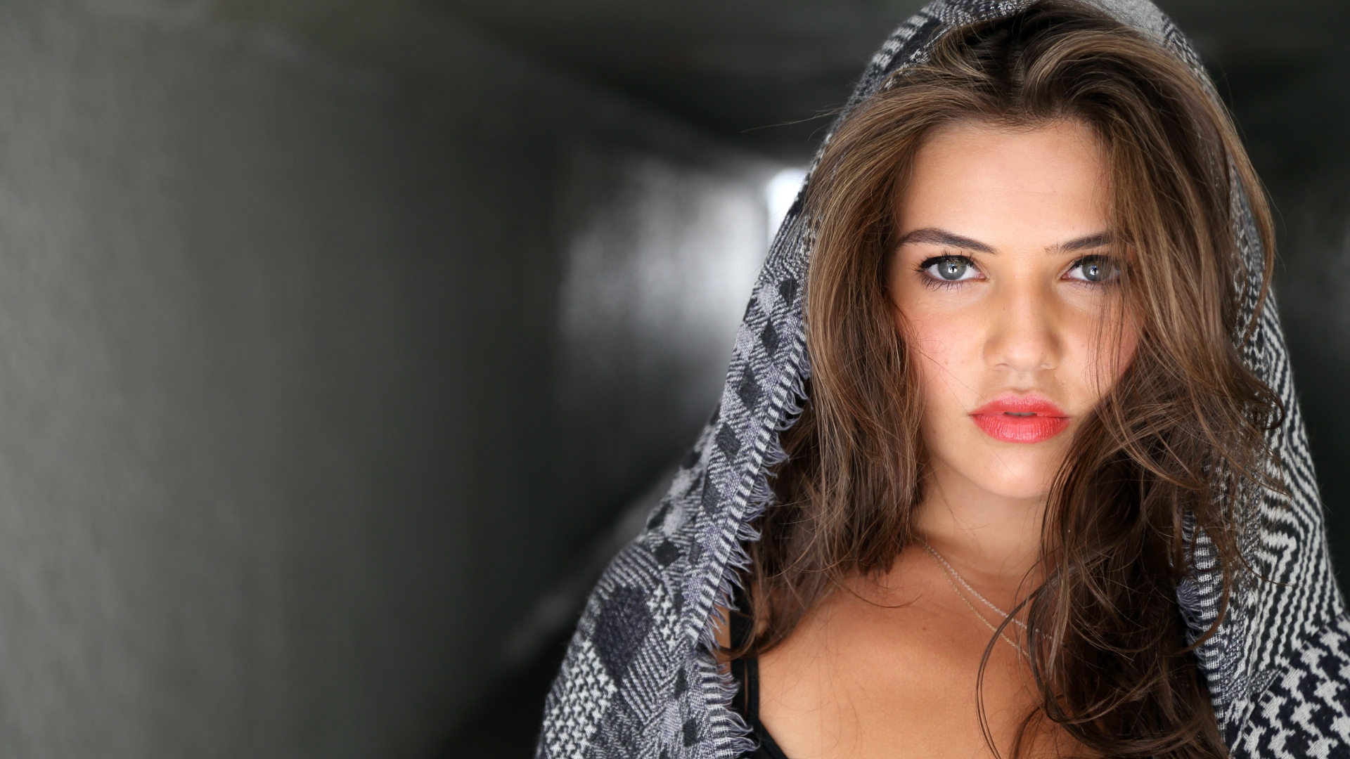 Манящий взгляд молодой актрисы Даниэль Кэмпбелл