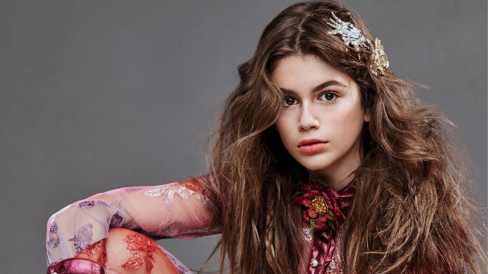 Молодая кареглазая актриса Кайя Гербер 