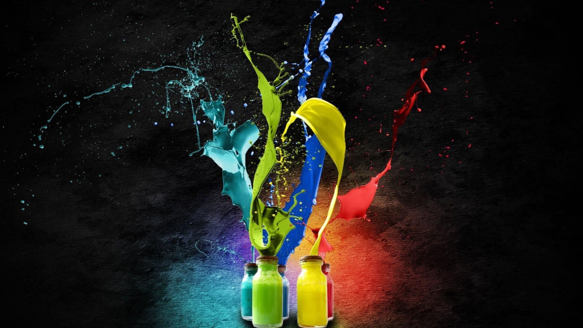 Брызги разноцветной краски в стеклянных банках 