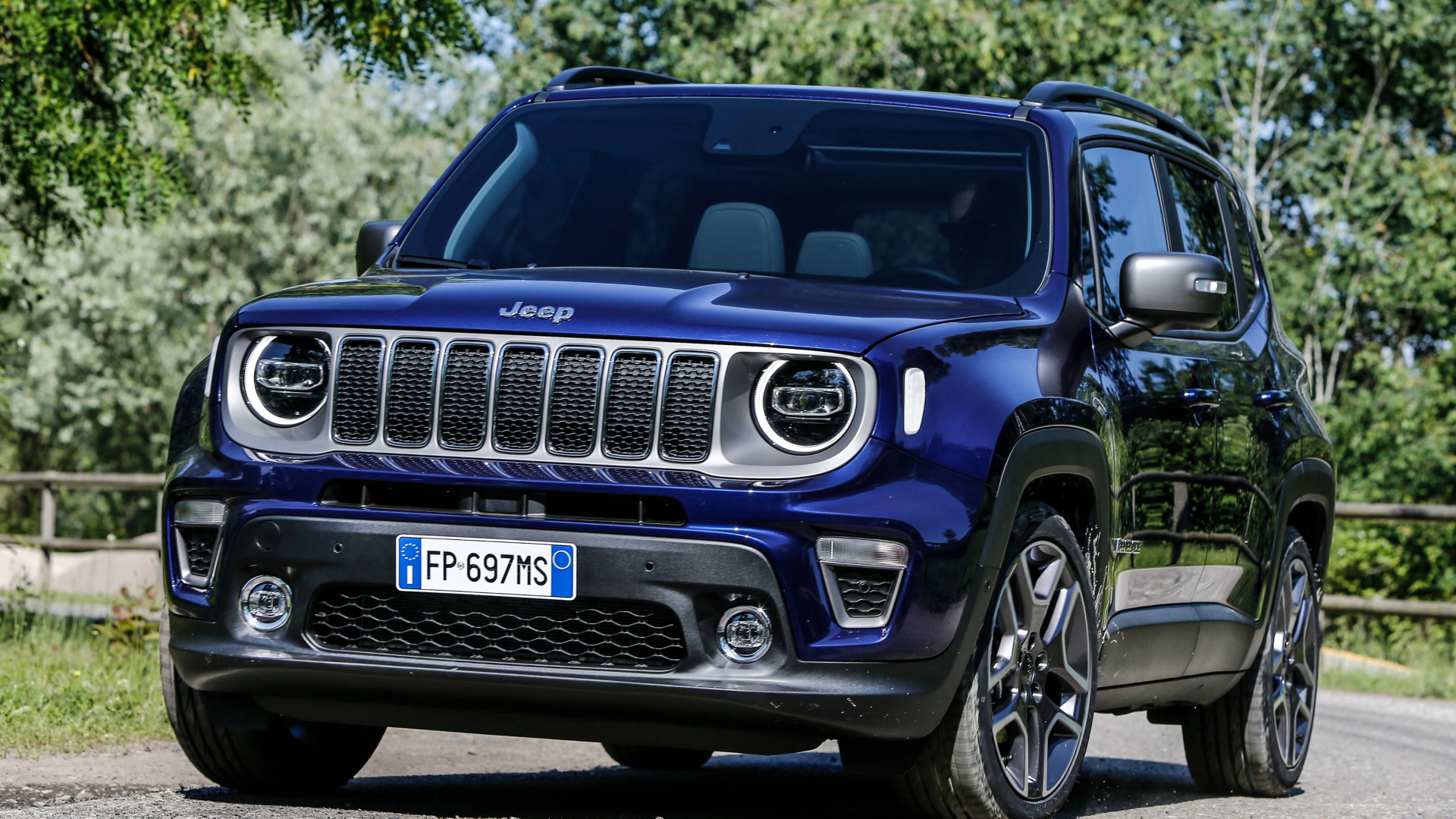 Черный Jeep Renegade Limited 2018