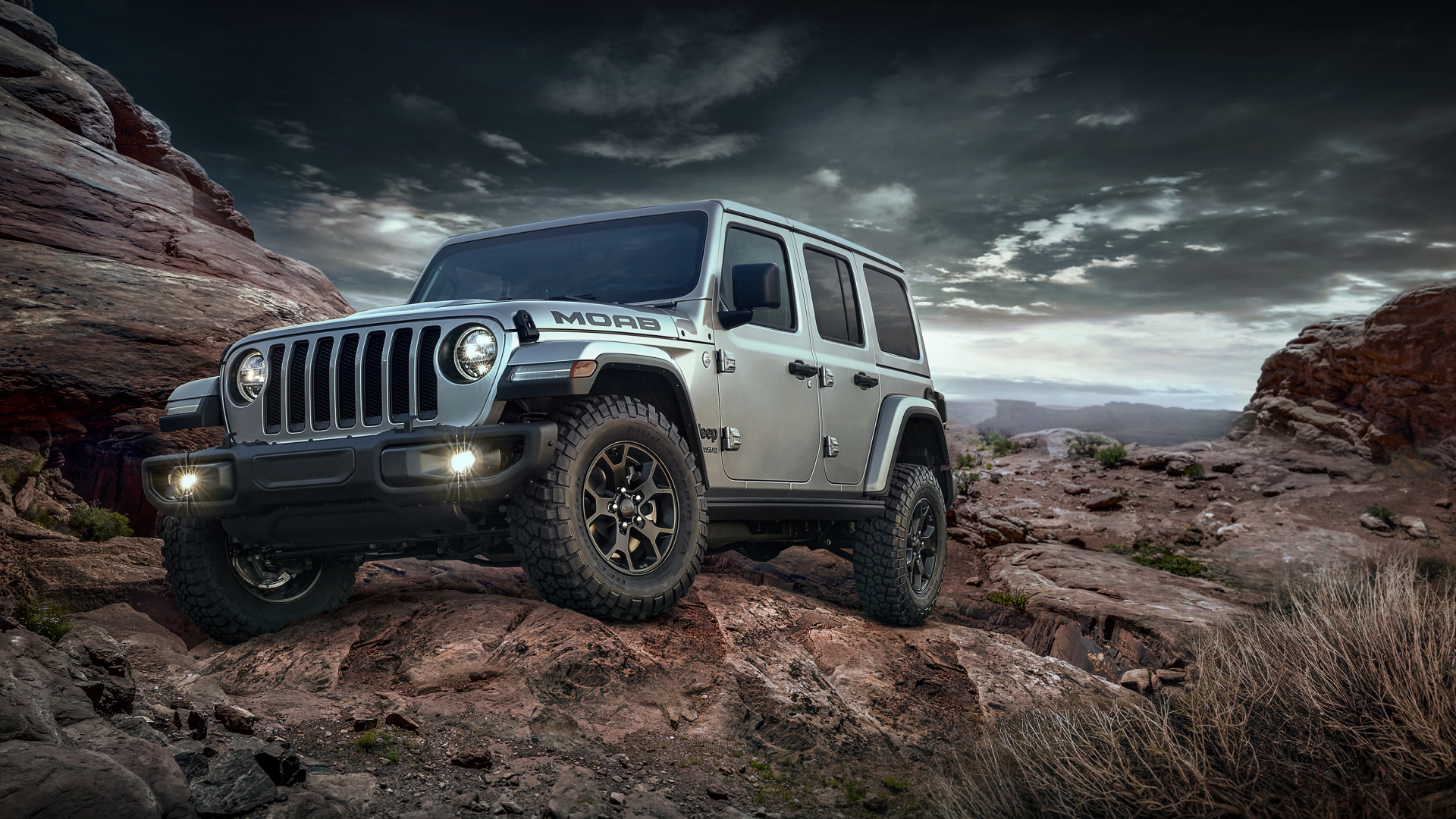 Внедорожник Jeep Wrangler, 2018 в горах 
