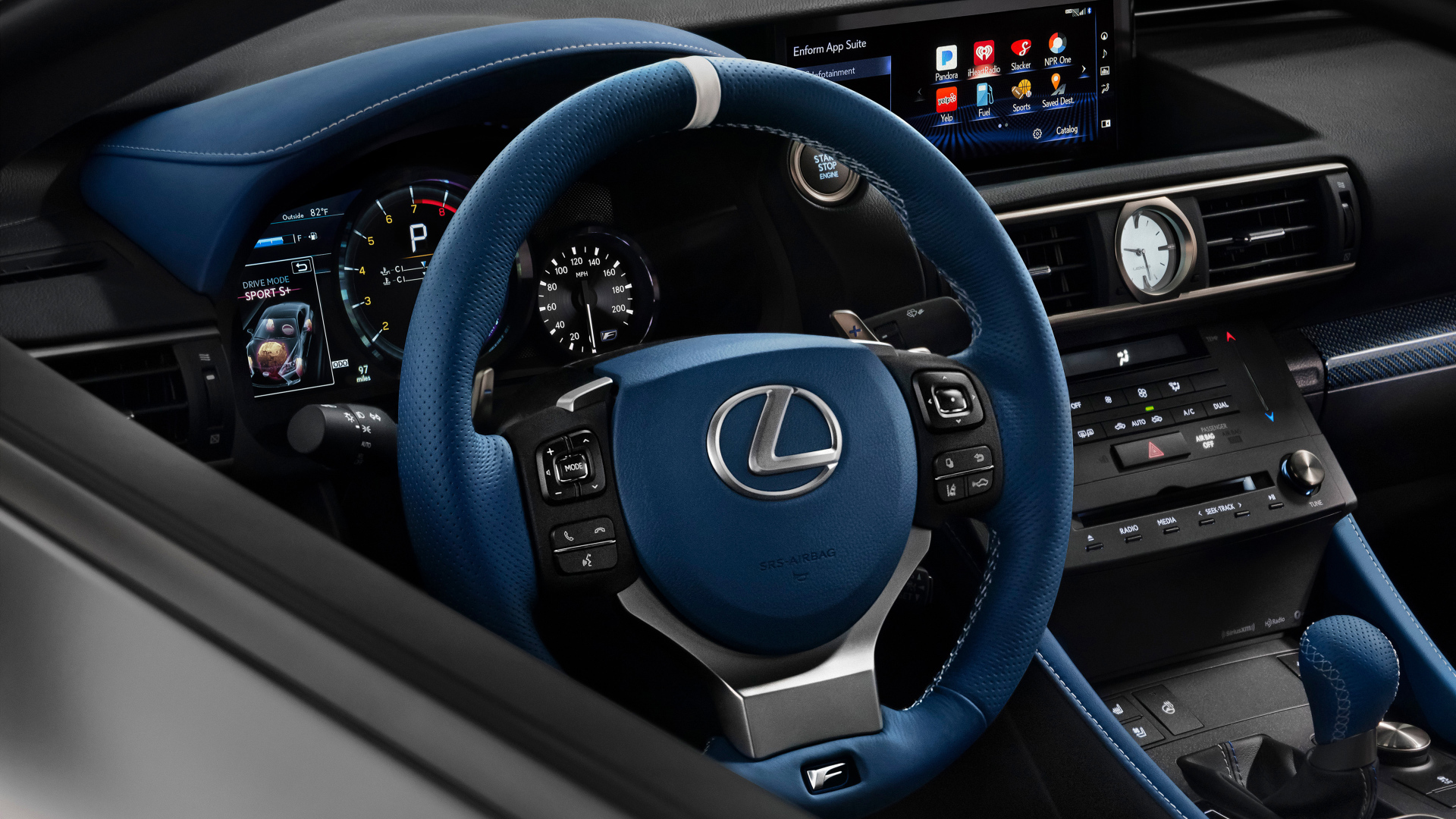 Кожаный руль и приборная панель автомобиля Lexus RC F, 2018