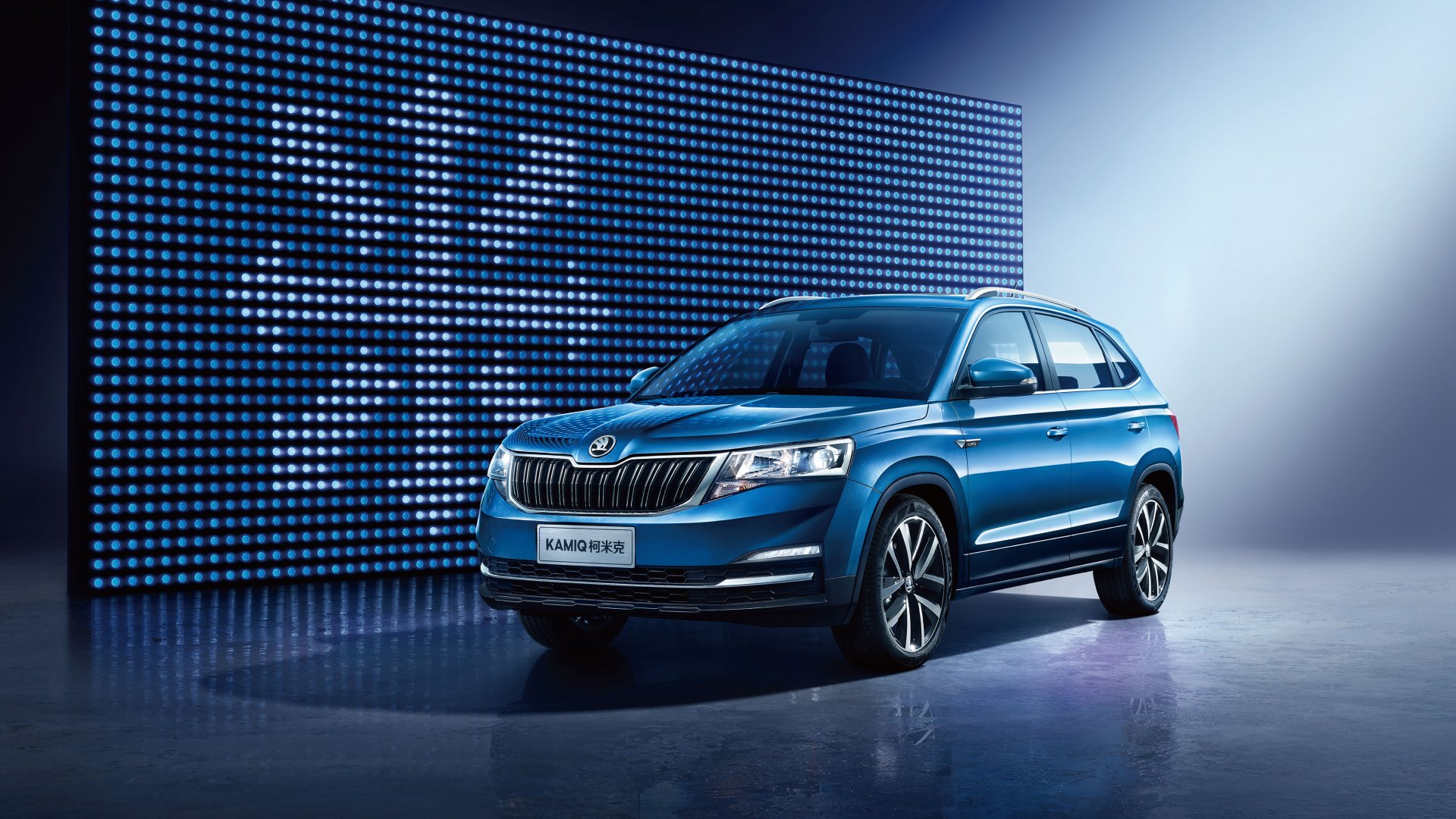 Новый синий автомобиль Skoda Kamiq, 2018 года
