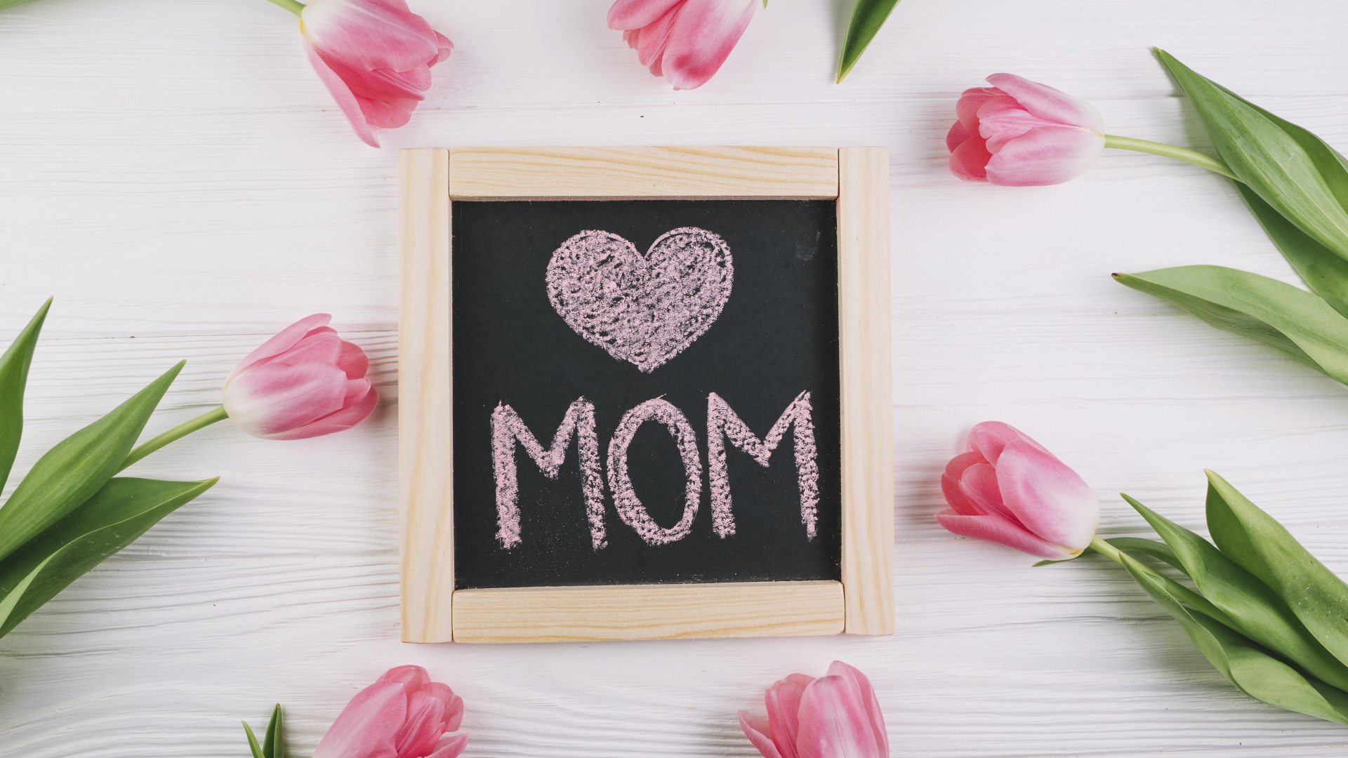 Розовые тюльпаны на день Матери 