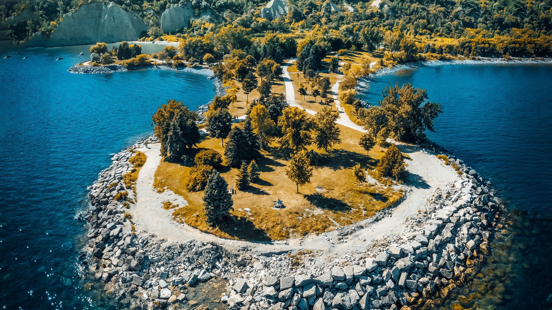 Каменный остров в  море, Торонто