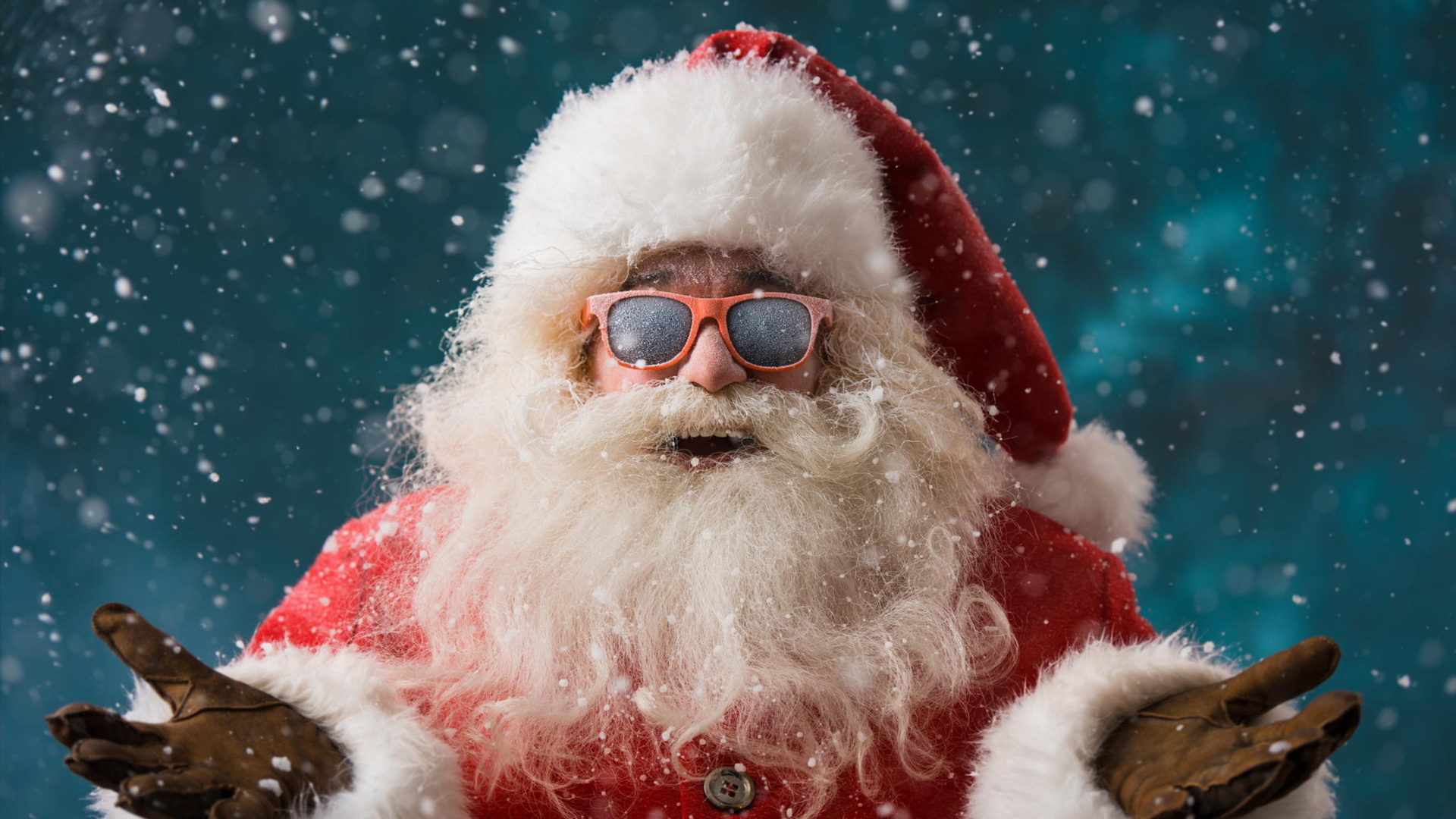 Санта Клаус в солнечных очках покрытых инеем