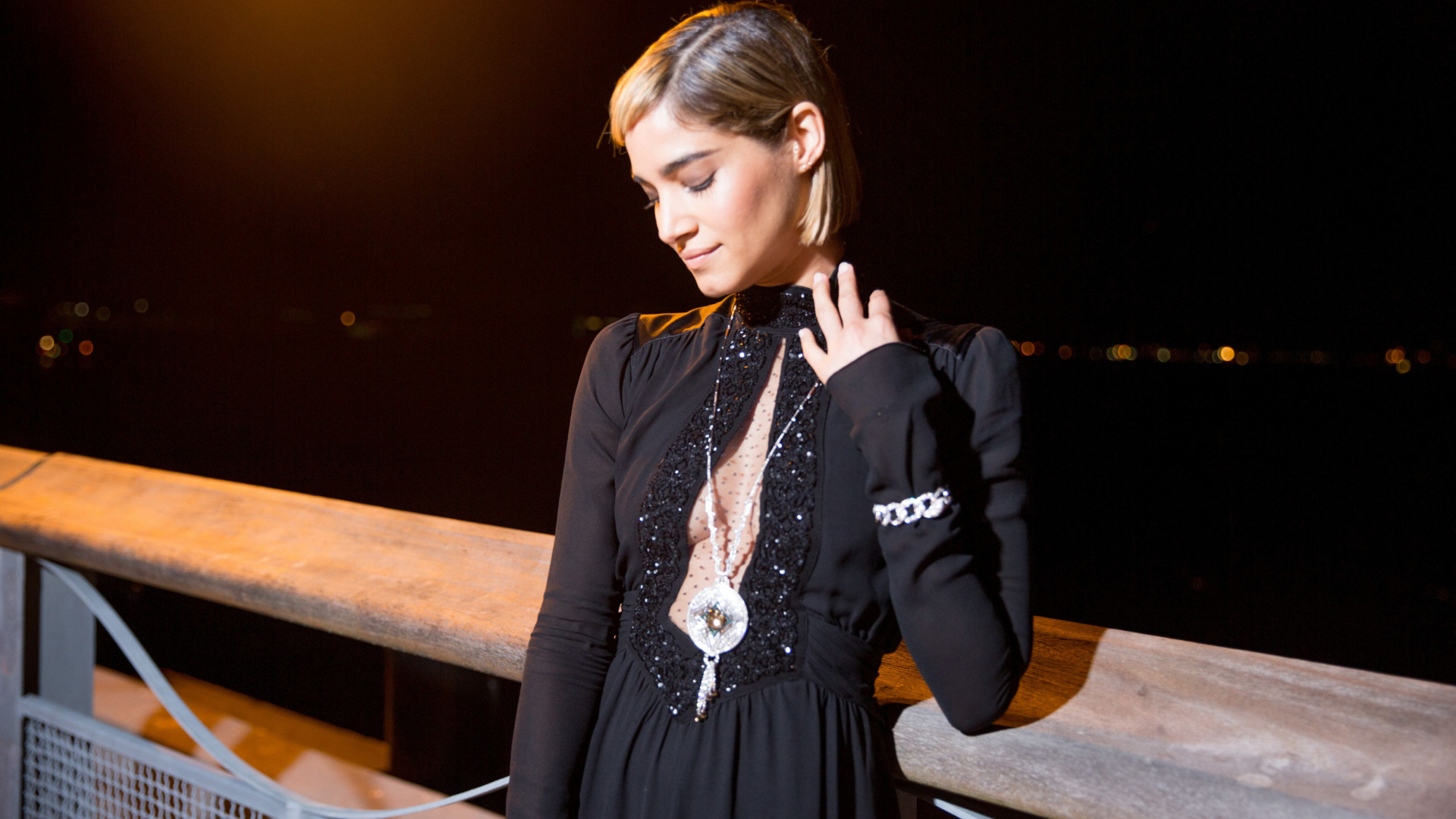 Алжирская актриса София Бутелла в черном платье 