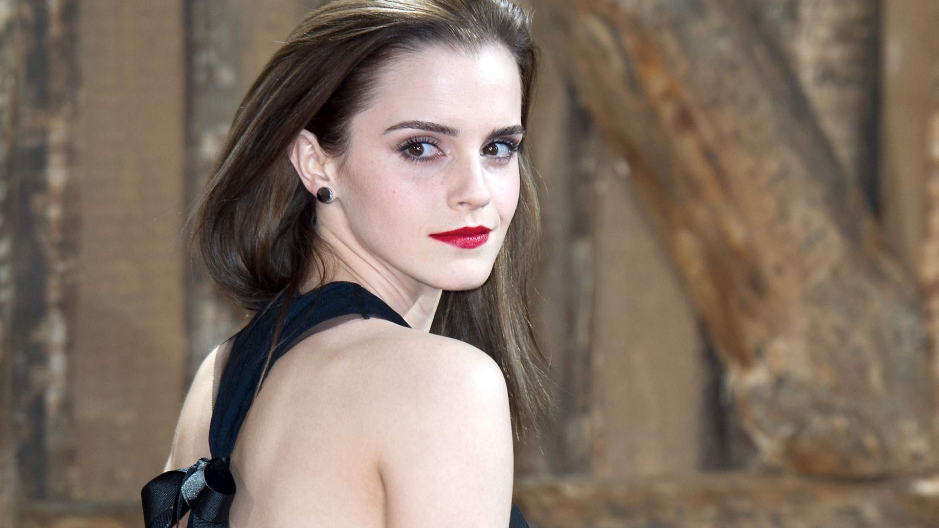 Элегантная молодая актриса Эмма Уотсон